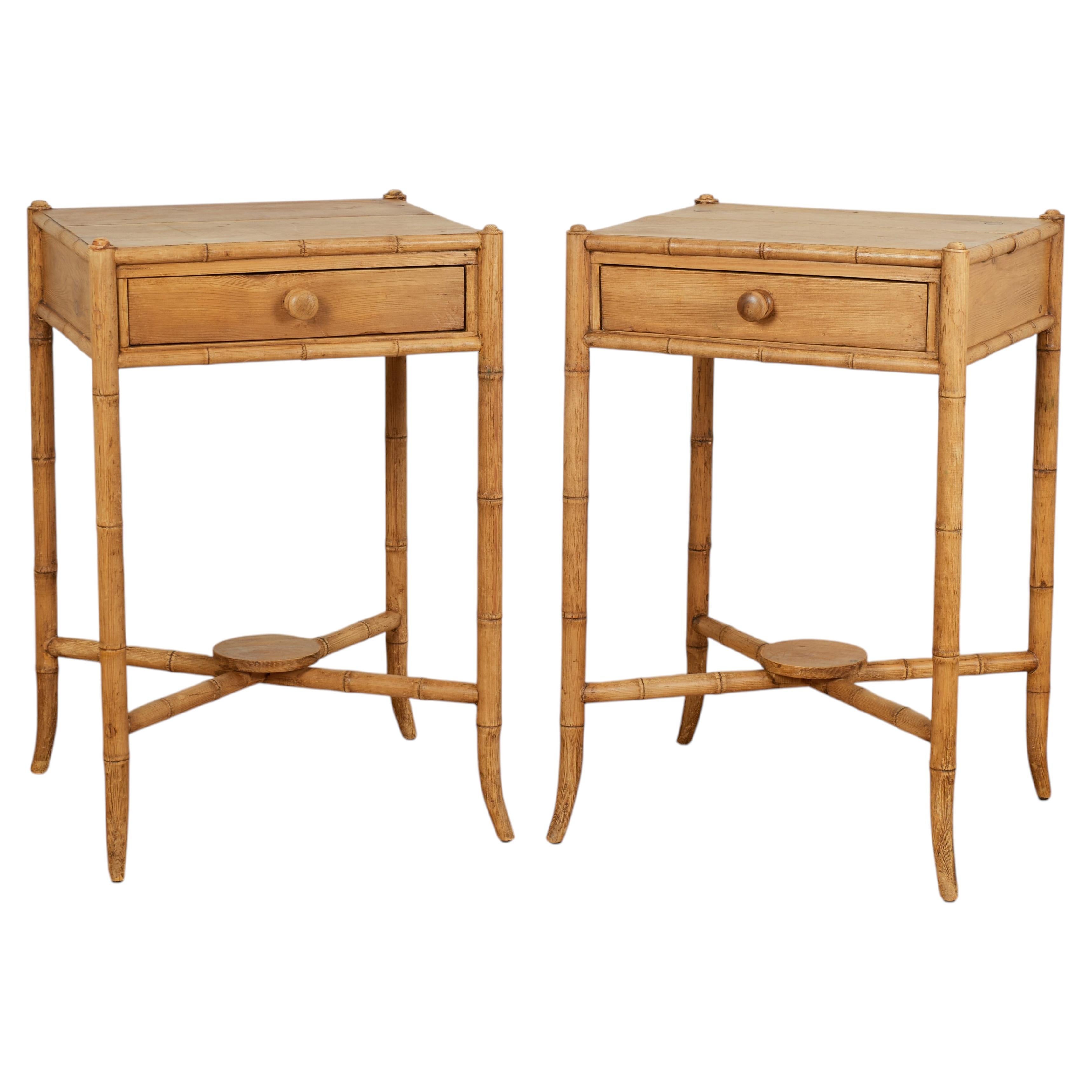 Paire de supports anciens en pin anglais imitant le bambou