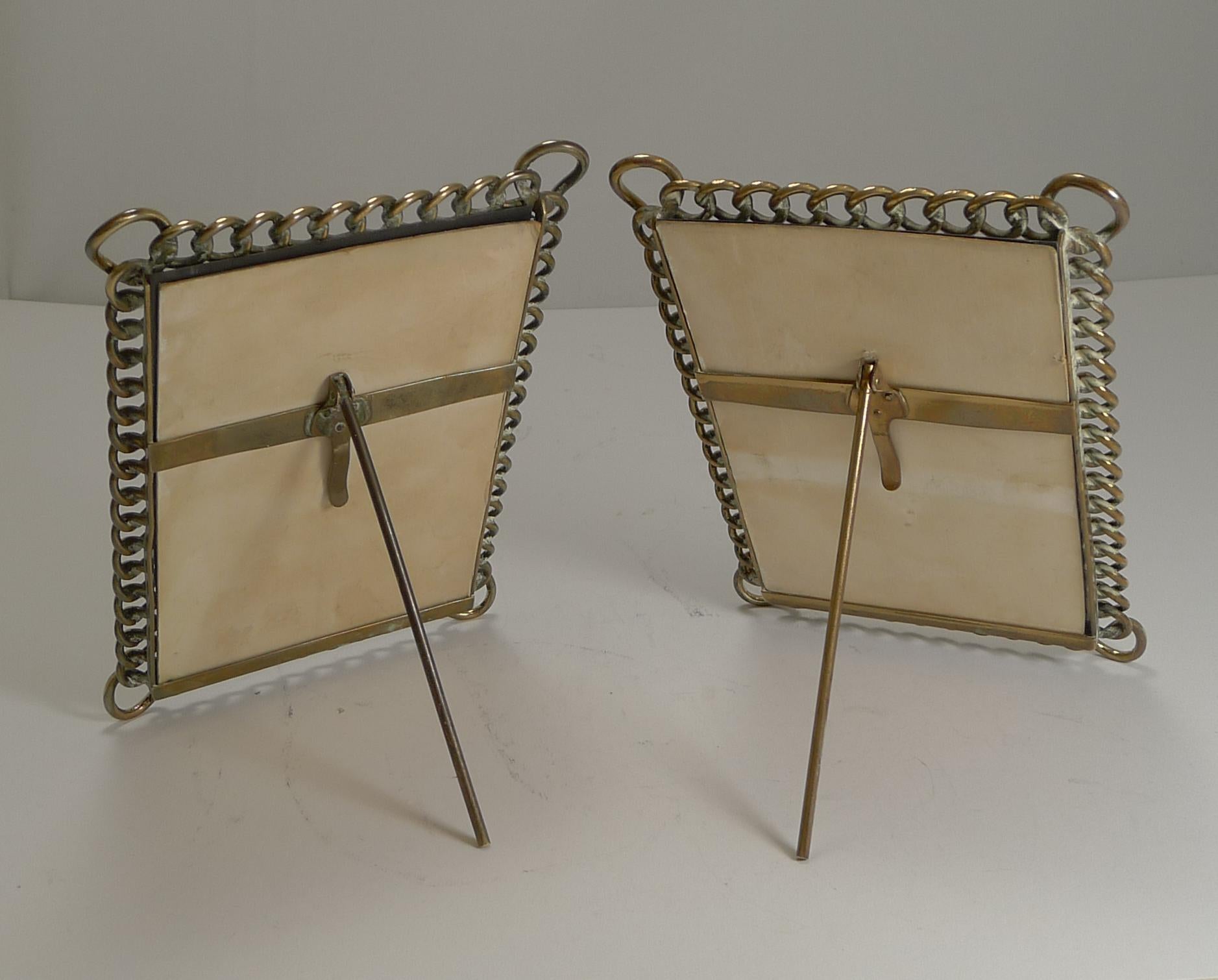 Pair of Antique English Polished Brass Ring Photograph Frames, circa 1890 In Good Condition In Bath, GB