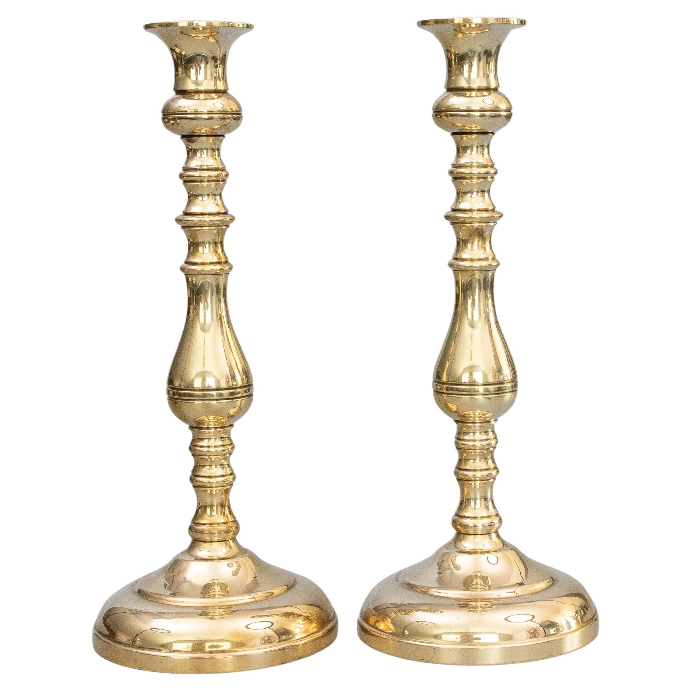 Pair of 19th Century English Queen Anne Style Polished Brass Candlesticks For Sale