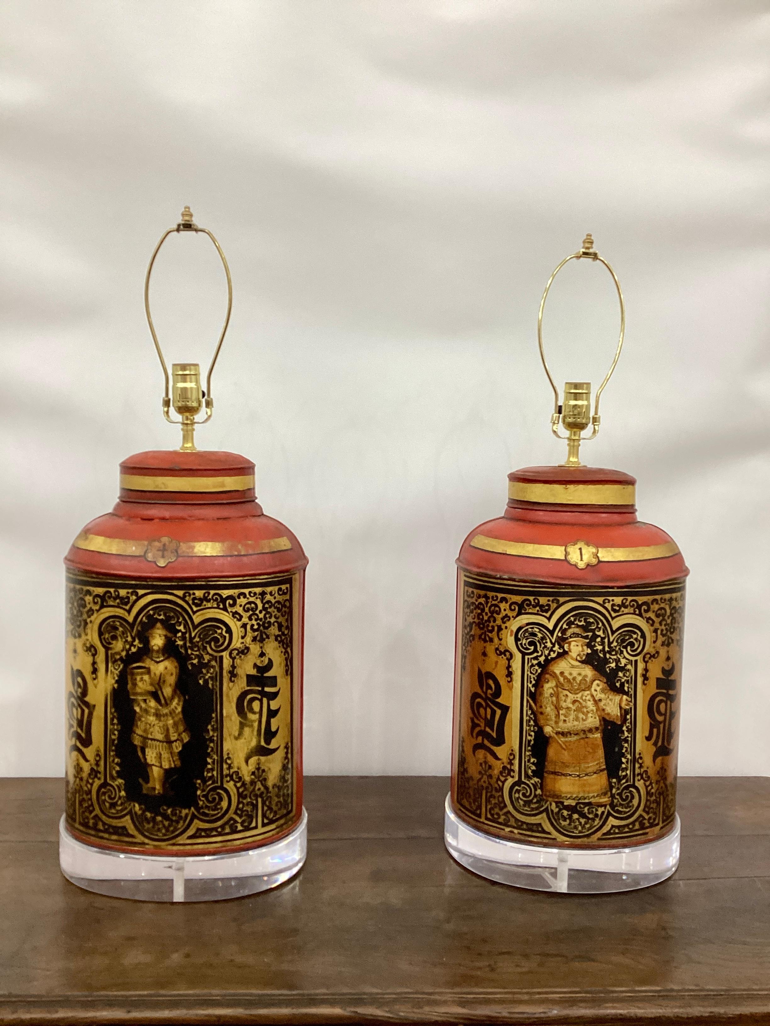 Pair of Antique English Red Tole and Gilt Tea Canister Lamps on Lucite Bases For Sale 4