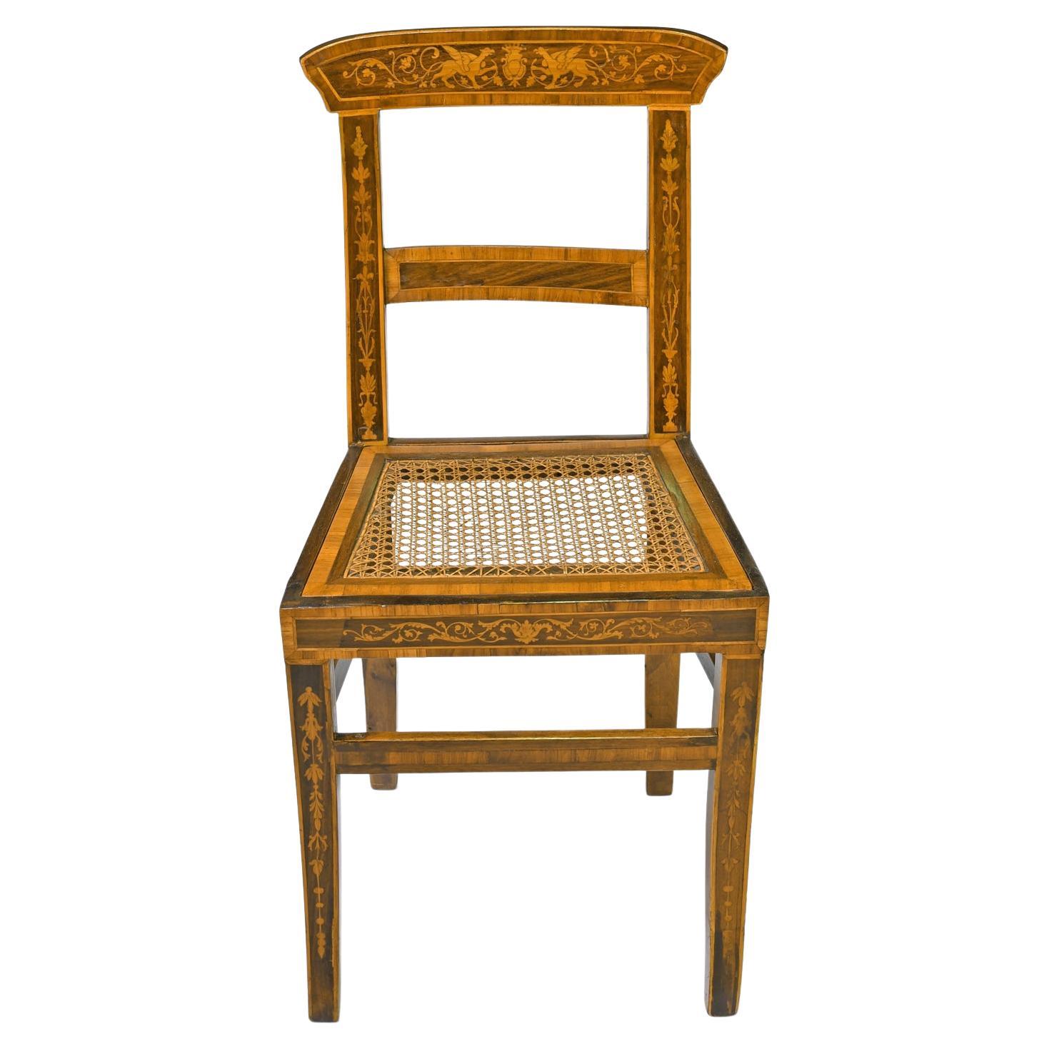 Paar antike englische Regency-Beistellstühle mit Intarsienarbeit und Sitz aus Schilfrohr im Angebot 2