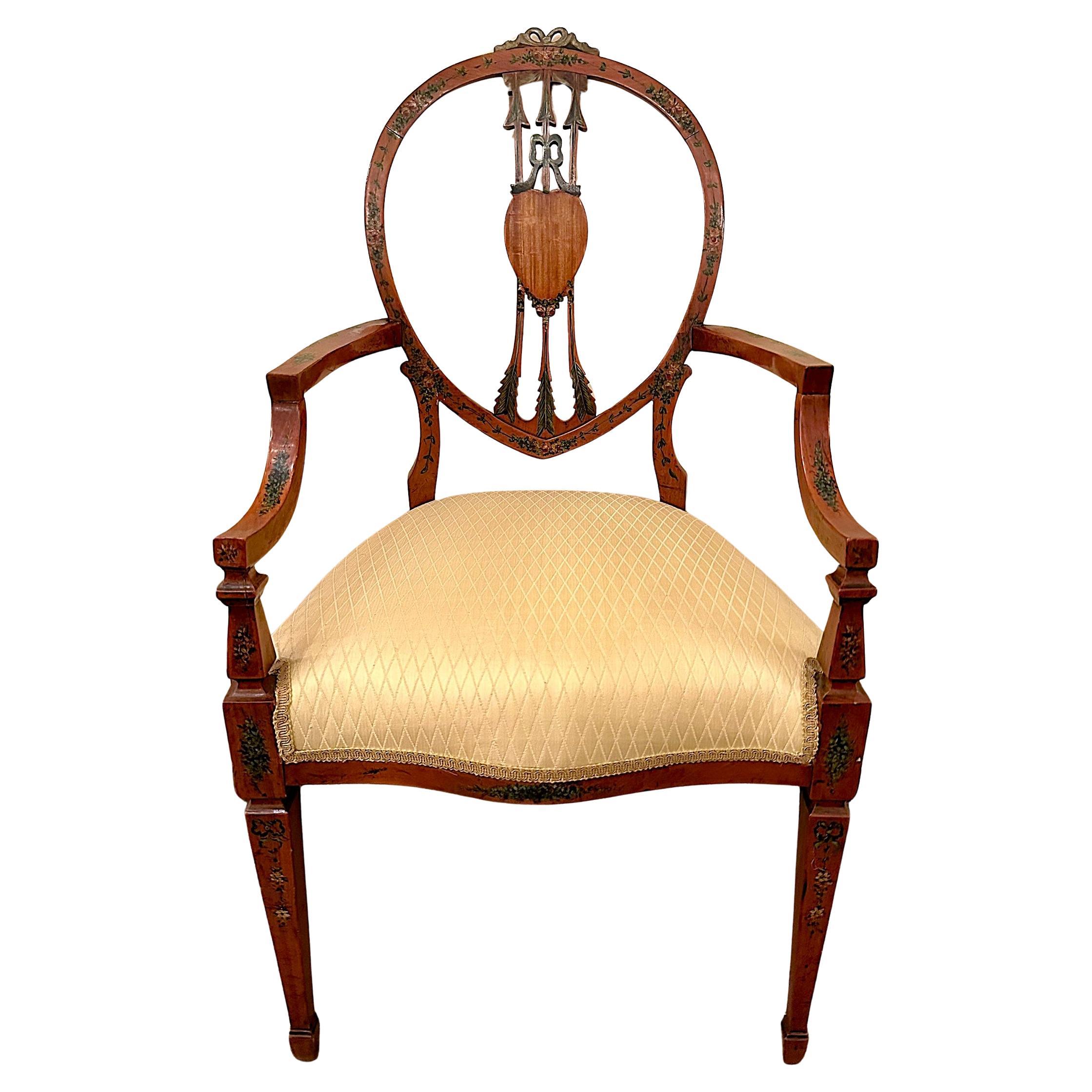 Paire d'anciens fauteuils anglais en bois satiné avec détails peints, vers 1890-1910.