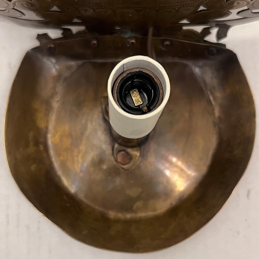 Pair of Antique English Sconces In Good Condition In New York, NY