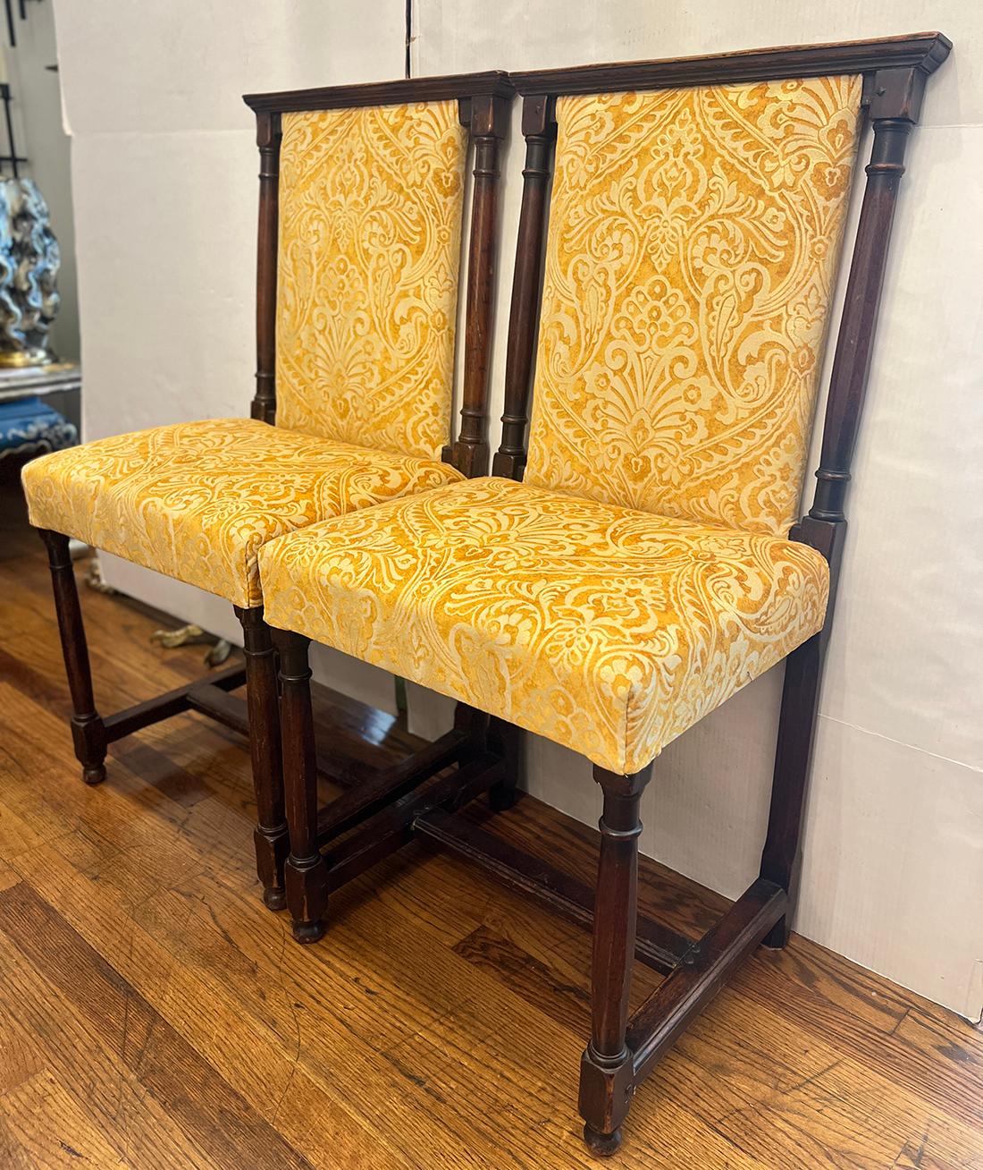 Paire de chaises d'appoint anglaises anciennes en vente 2