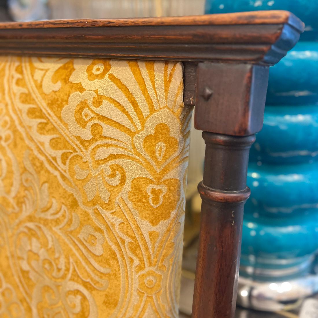 Paire de chaises d'appoint anglaises anciennes Bon état - En vente à New York, NY