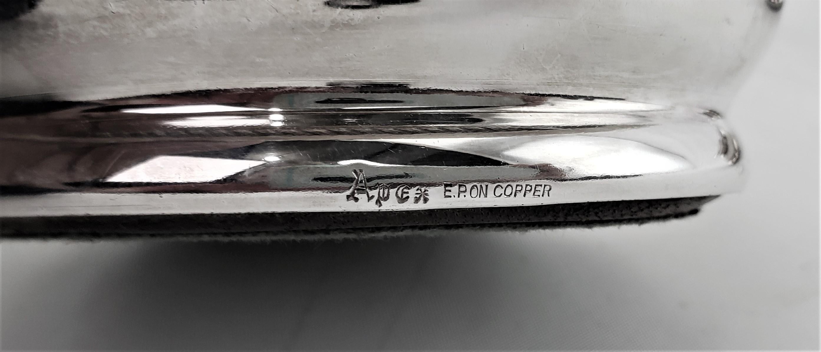 Coppia di antichi sottobicchieri inglesi placcati in argento con inserti di legno tornito in vendita 3
