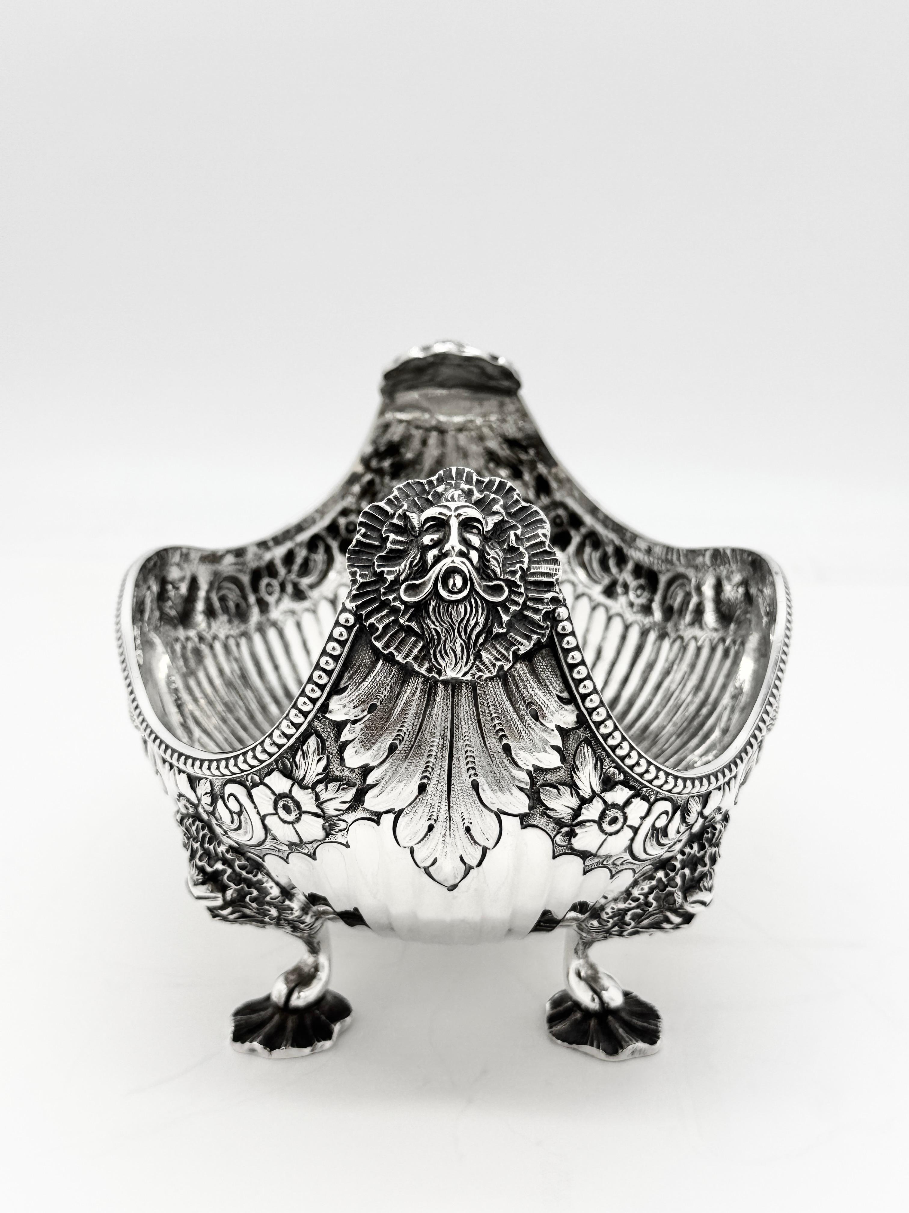 Paire de plats à fruits anciens en argent sterling anglais en vente 1