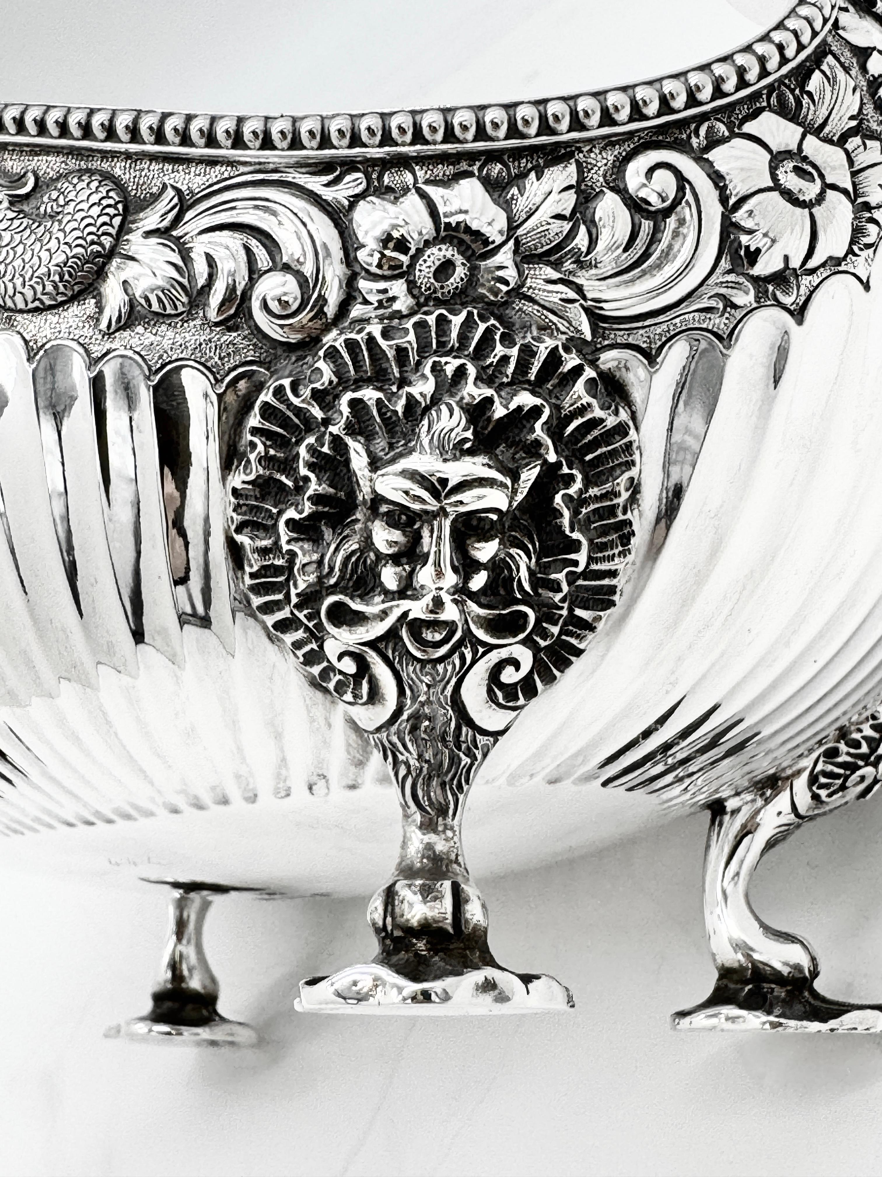 Paire de plats à fruits anciens en argent sterling anglais en vente 2