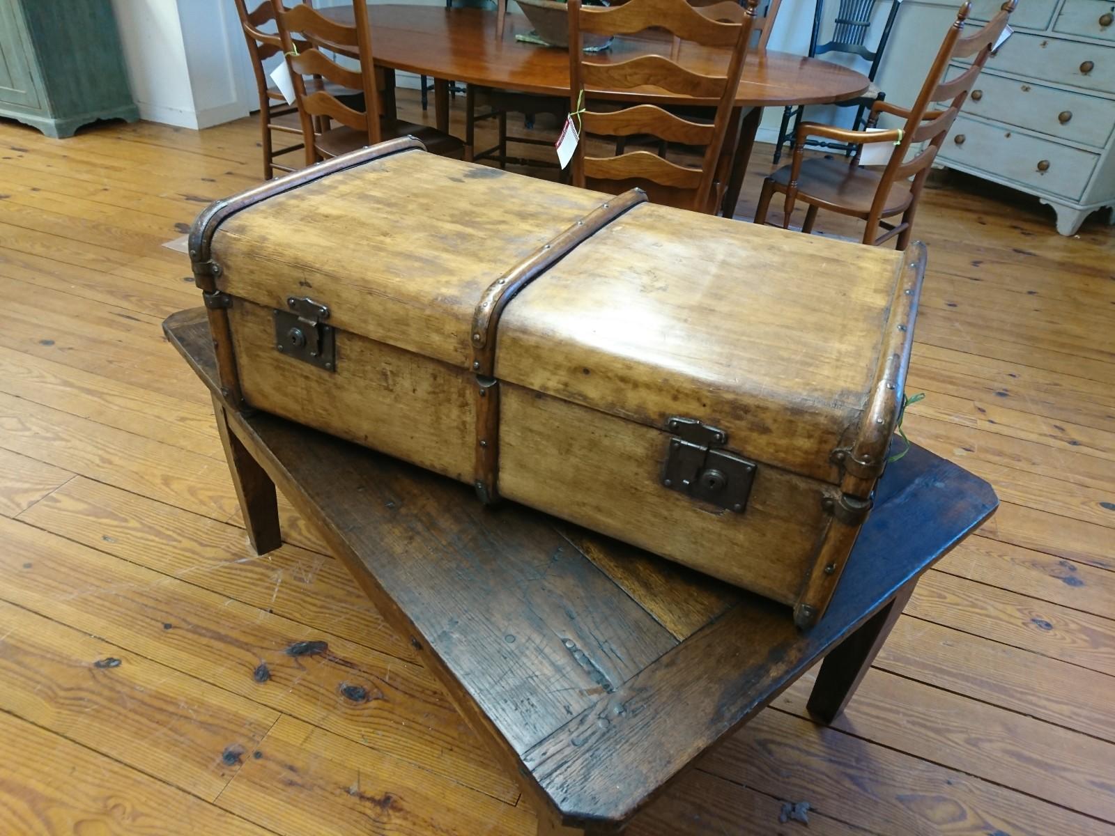 Pair of Antique English Suitcases 5