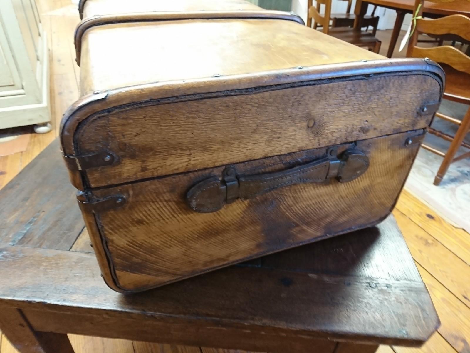 Pair of Antique English Suitcases 8