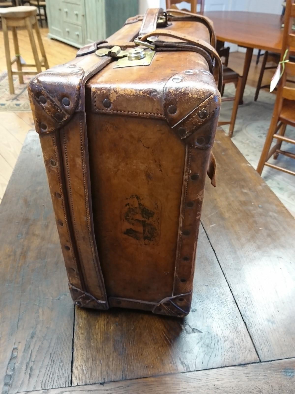 19th Century Pair of Antique English Suitcases