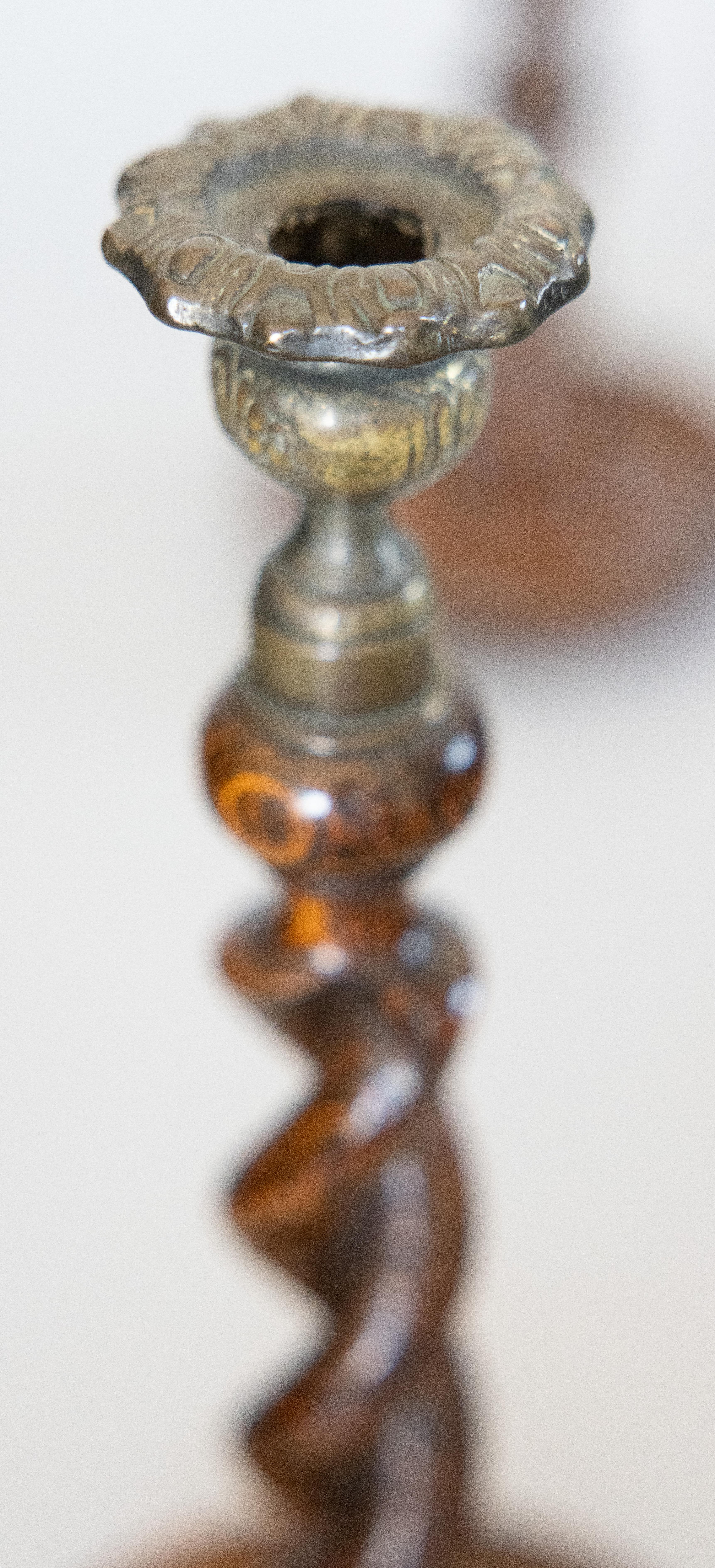 Pair of Antique English Tiger Oak Open Barley Twist Candlesticks, circa 1900 In Good Condition For Sale In Pearland, TX