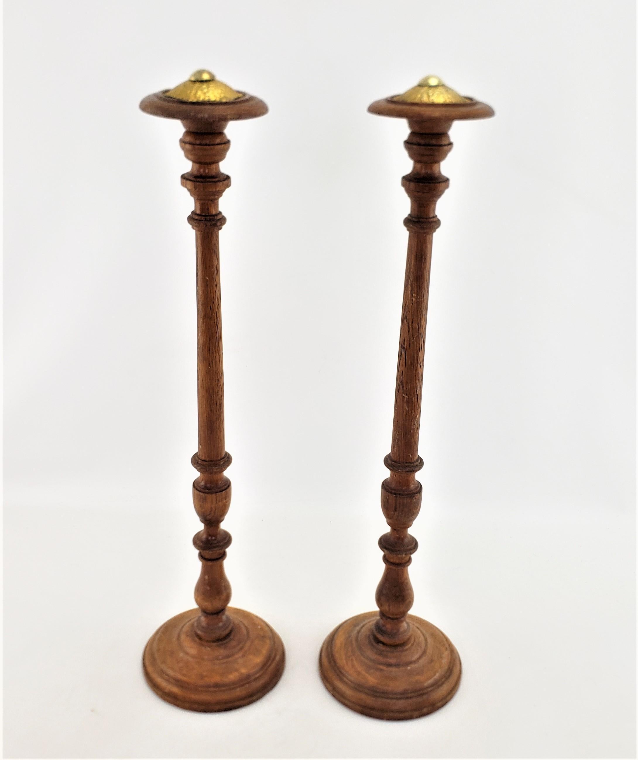 High Victorian Pair of Antique English Turned Oak Mercantile Hat Stands w/ Engraved Brass Caps For Sale