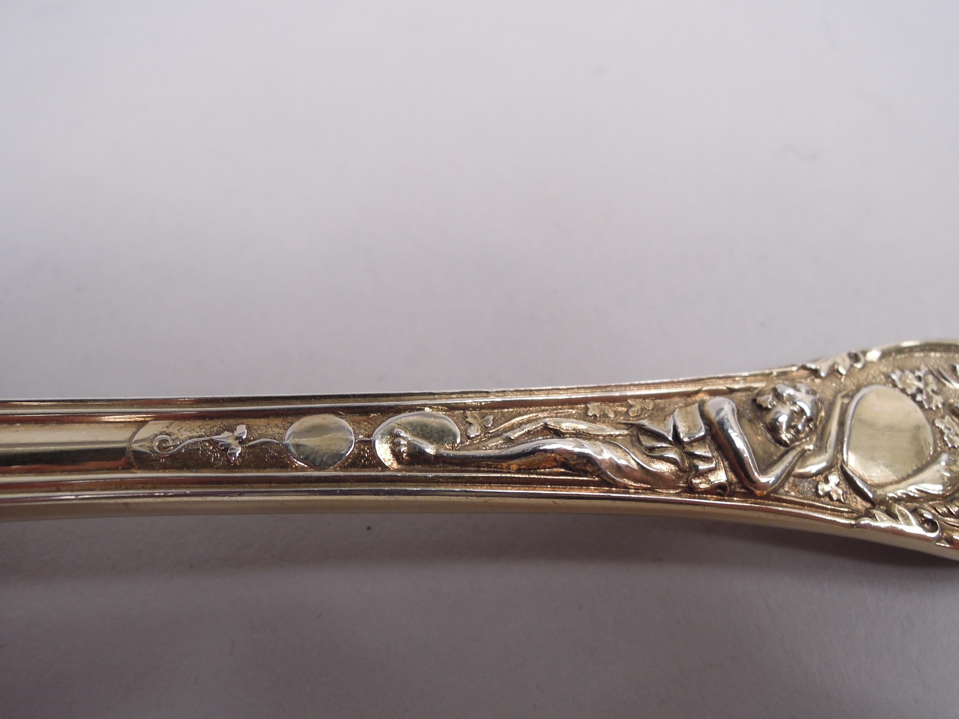 Pair of Antique English Victorian Stag Hunt Silver Gilt Berry Spoons 1886 In Good Condition For Sale In New York, NY