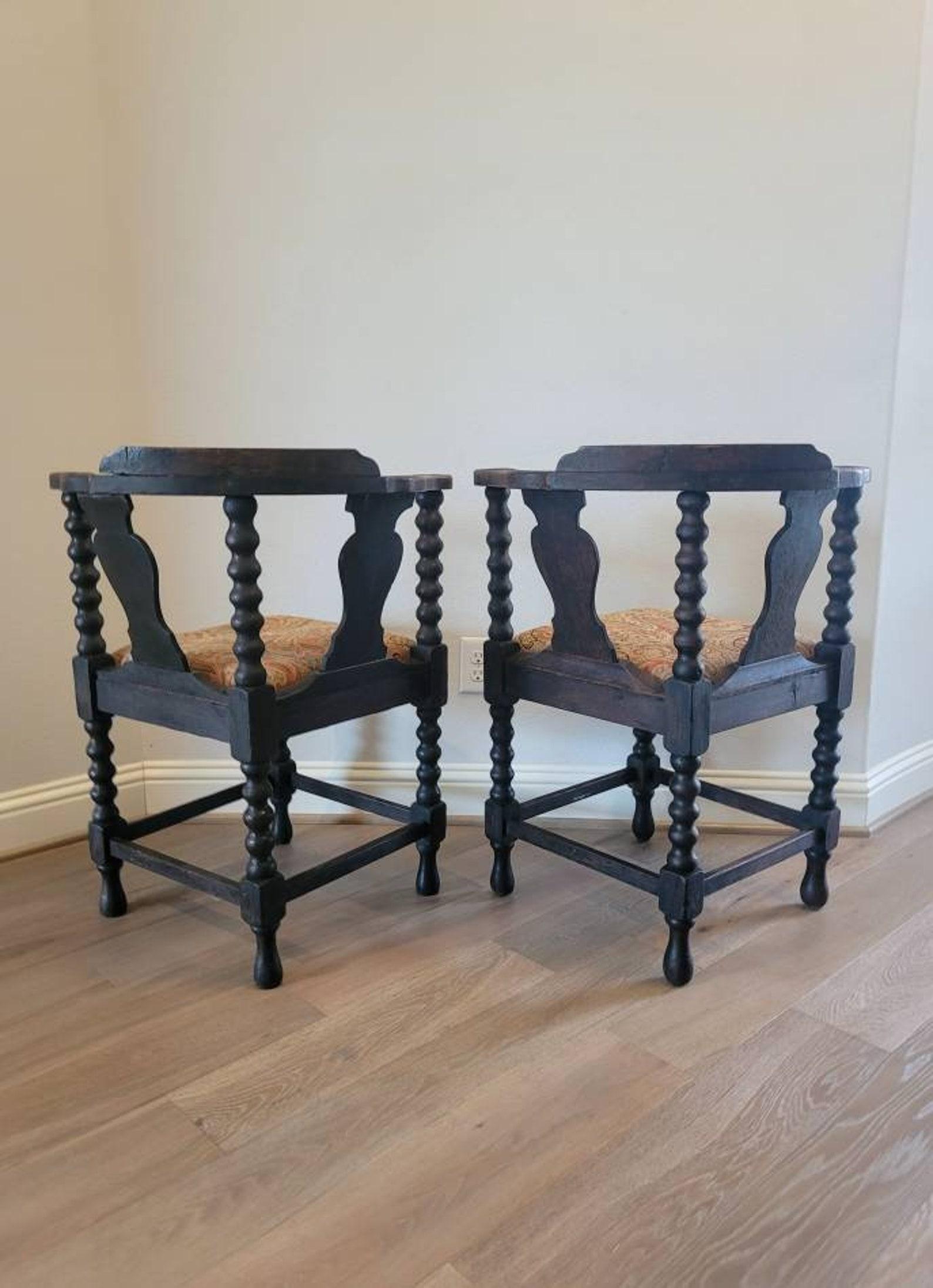 Pair of Antique European Carved Oak Corner Chairs For Sale 3