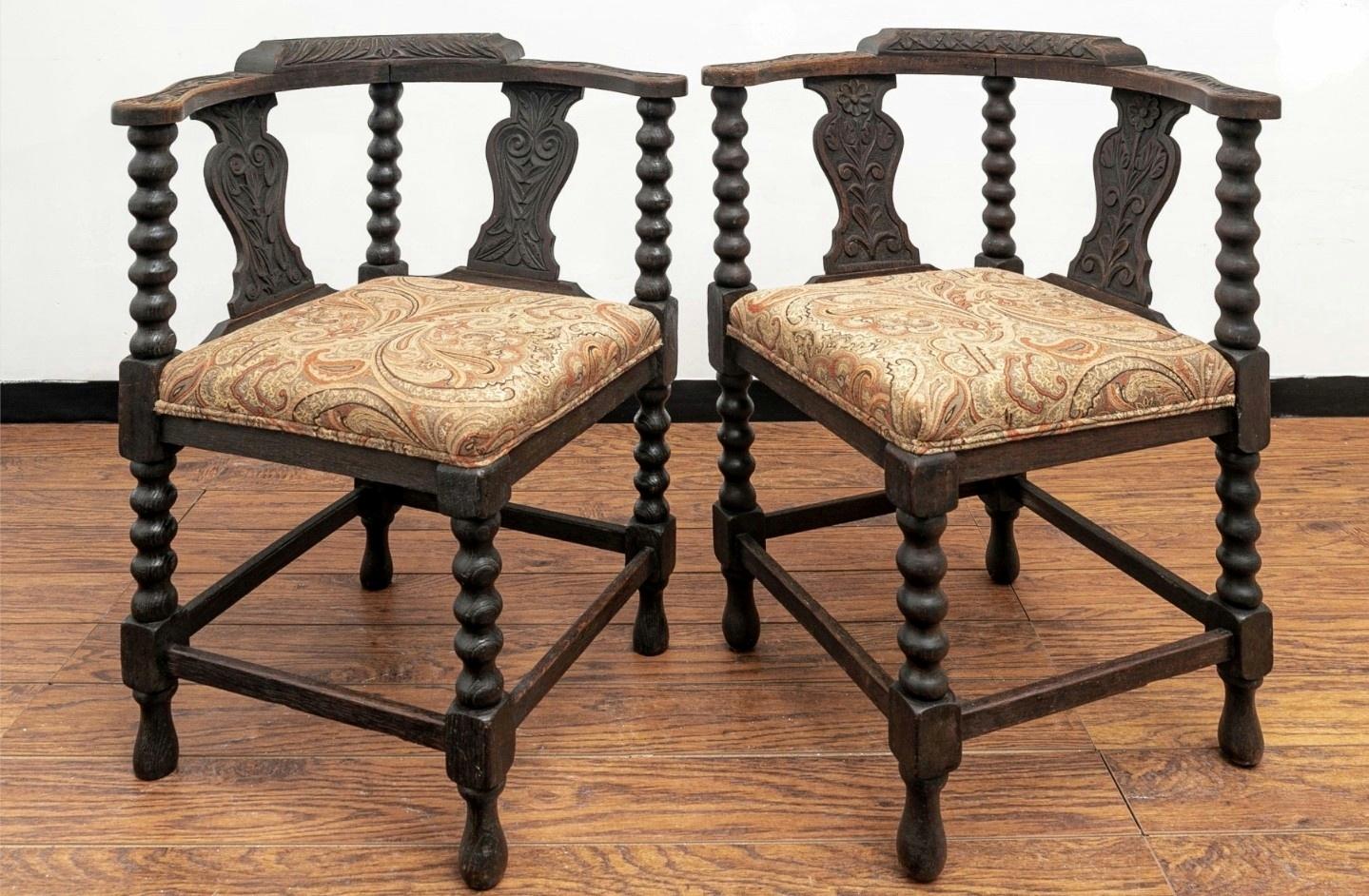 Pair of Antique European Carved Oak Corner Chairs For Sale 4