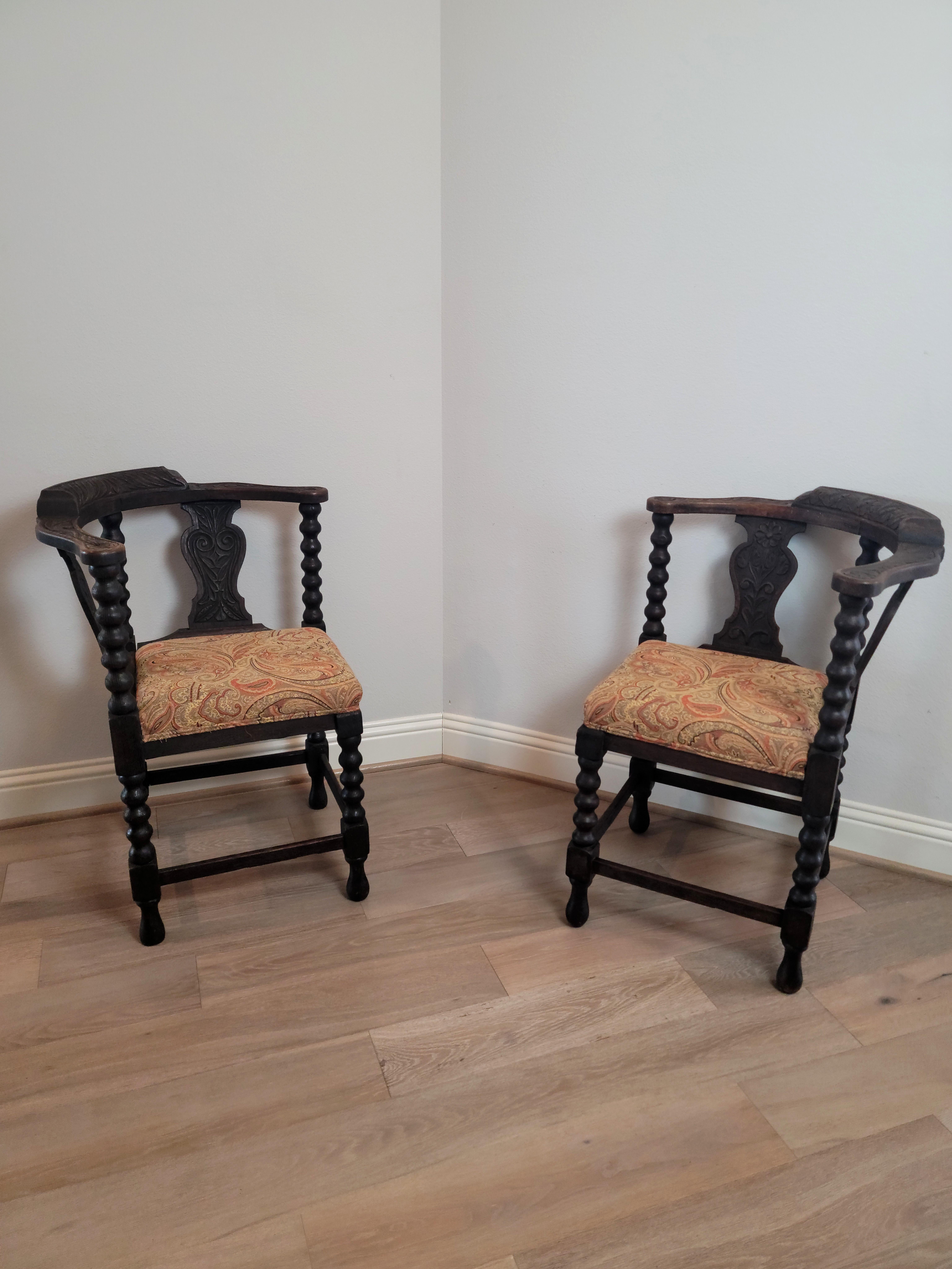 Pair of Antique European Carved Oak Corner Chairs For Sale 7