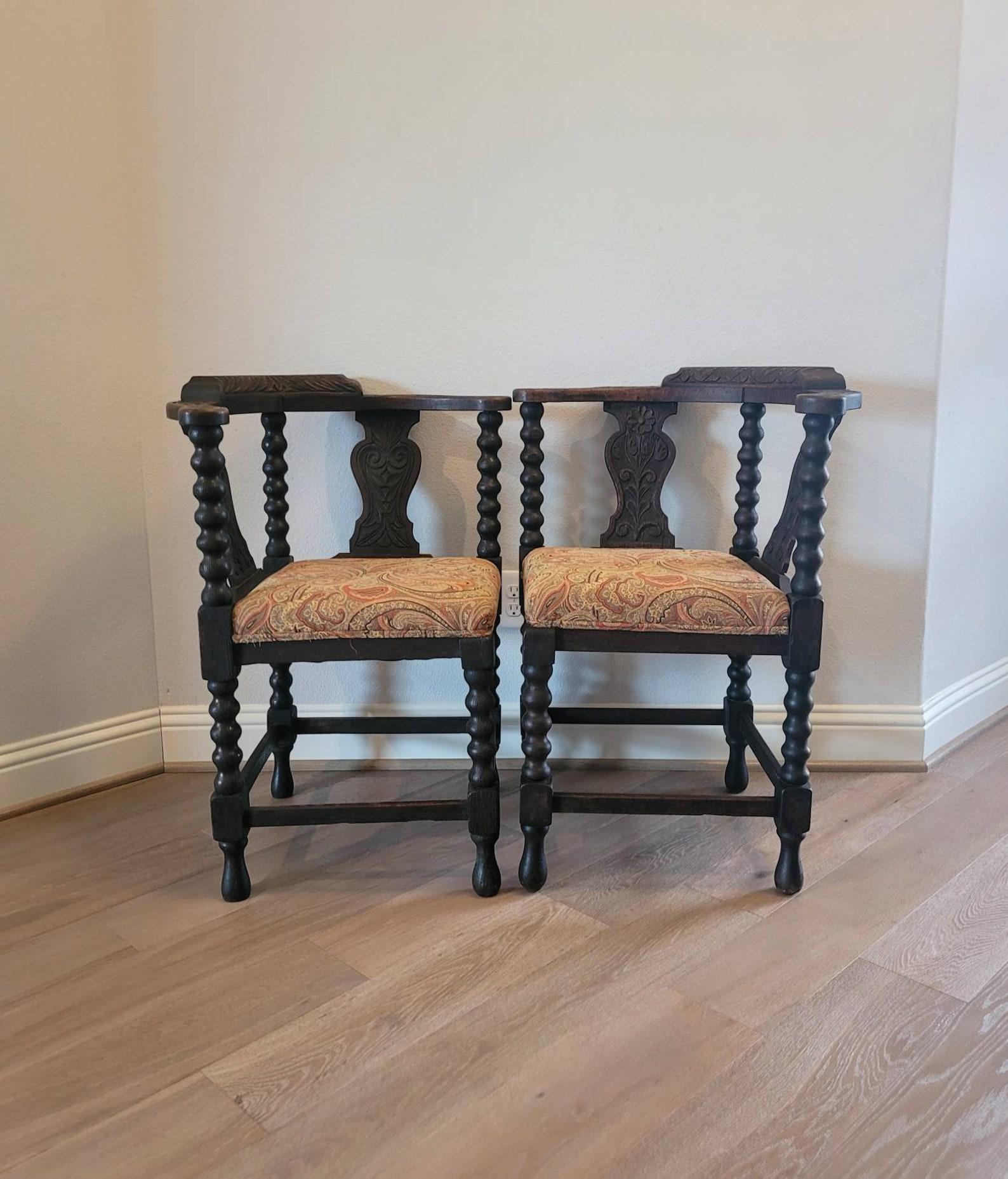 19th Century Pair of Antique European Carved Oak Corner Chairs For Sale