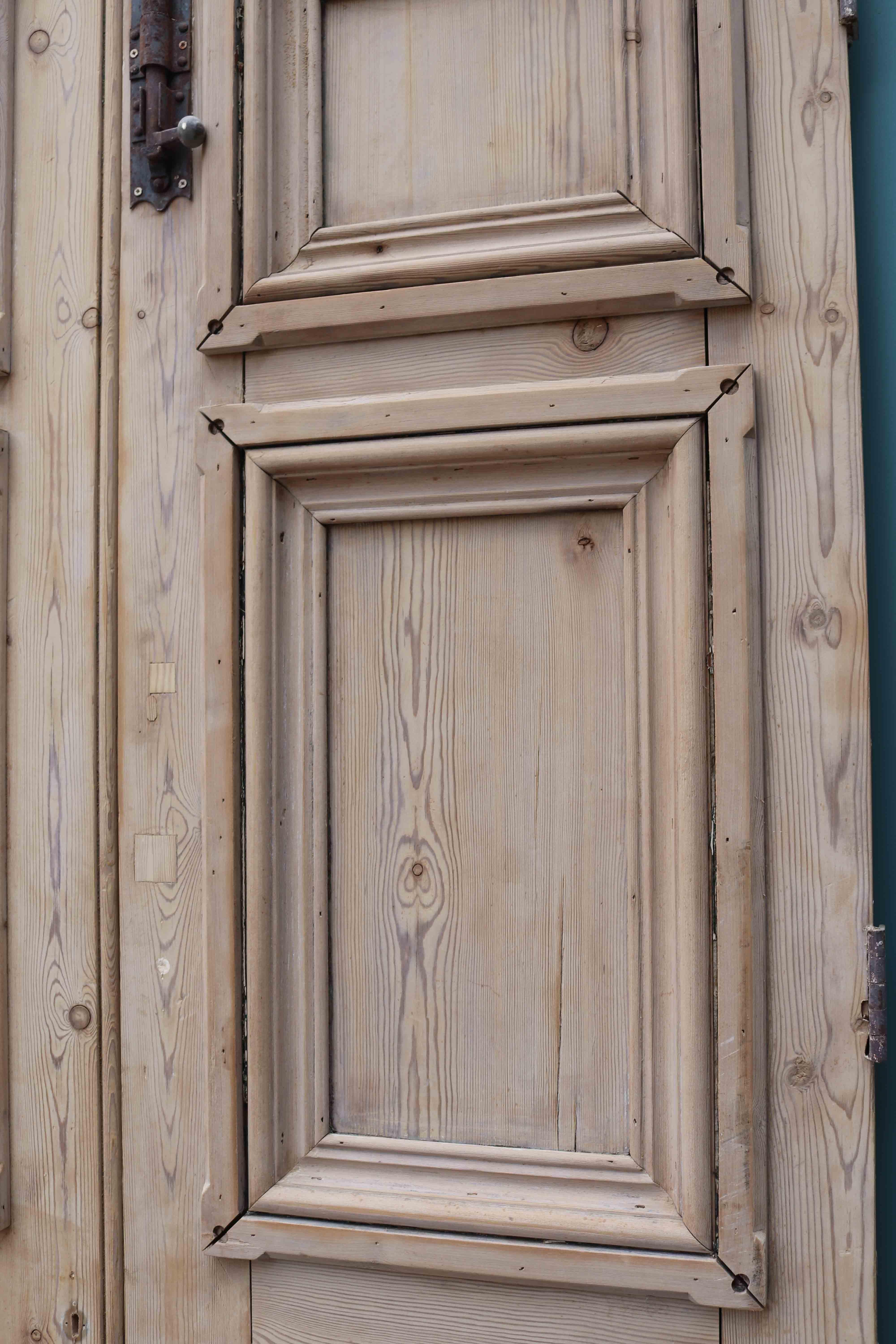 About

A set of exterior double doors reclaimed from a property in Exeter.

Condition report

Doors are in good structural condition, they have been stripped and sanded. The doors are rebated and there are decorative moldings to the front.