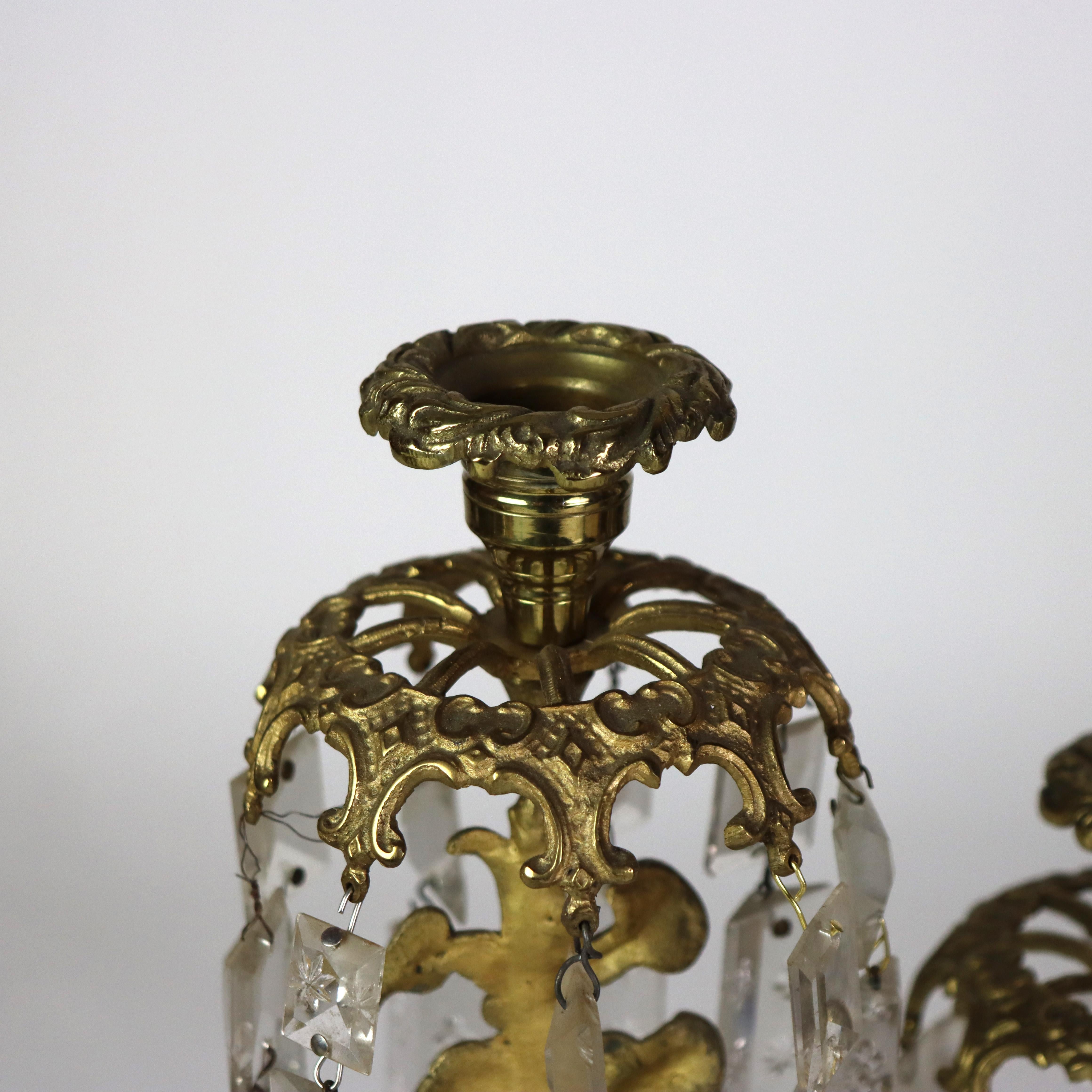 Ottone Coppia di Girandole antiche figurate in ottone, cristallo e marmo C1920 in vendita