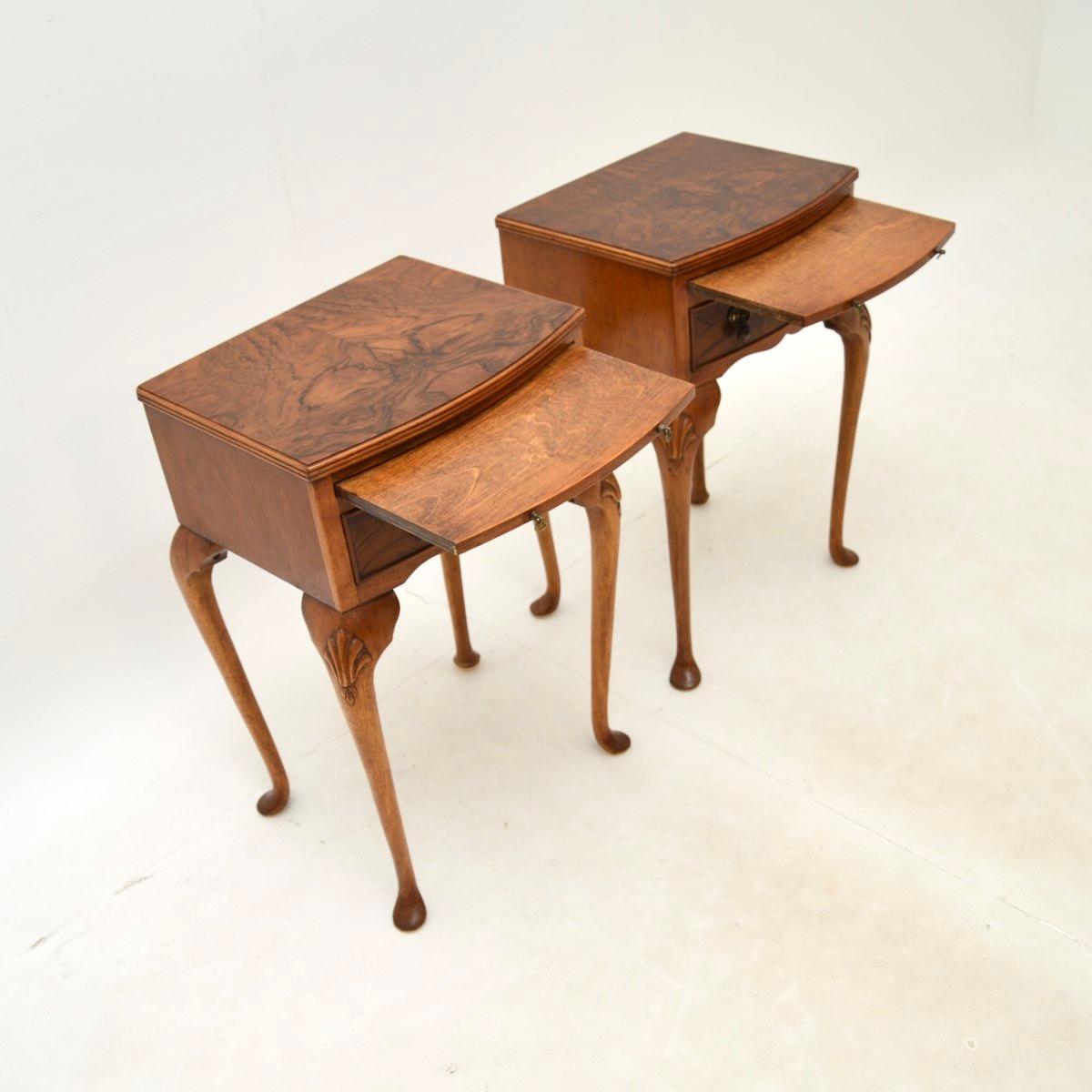 Pair of Antique Figured Walnut Bedside Tables In Good Condition In London, GB
