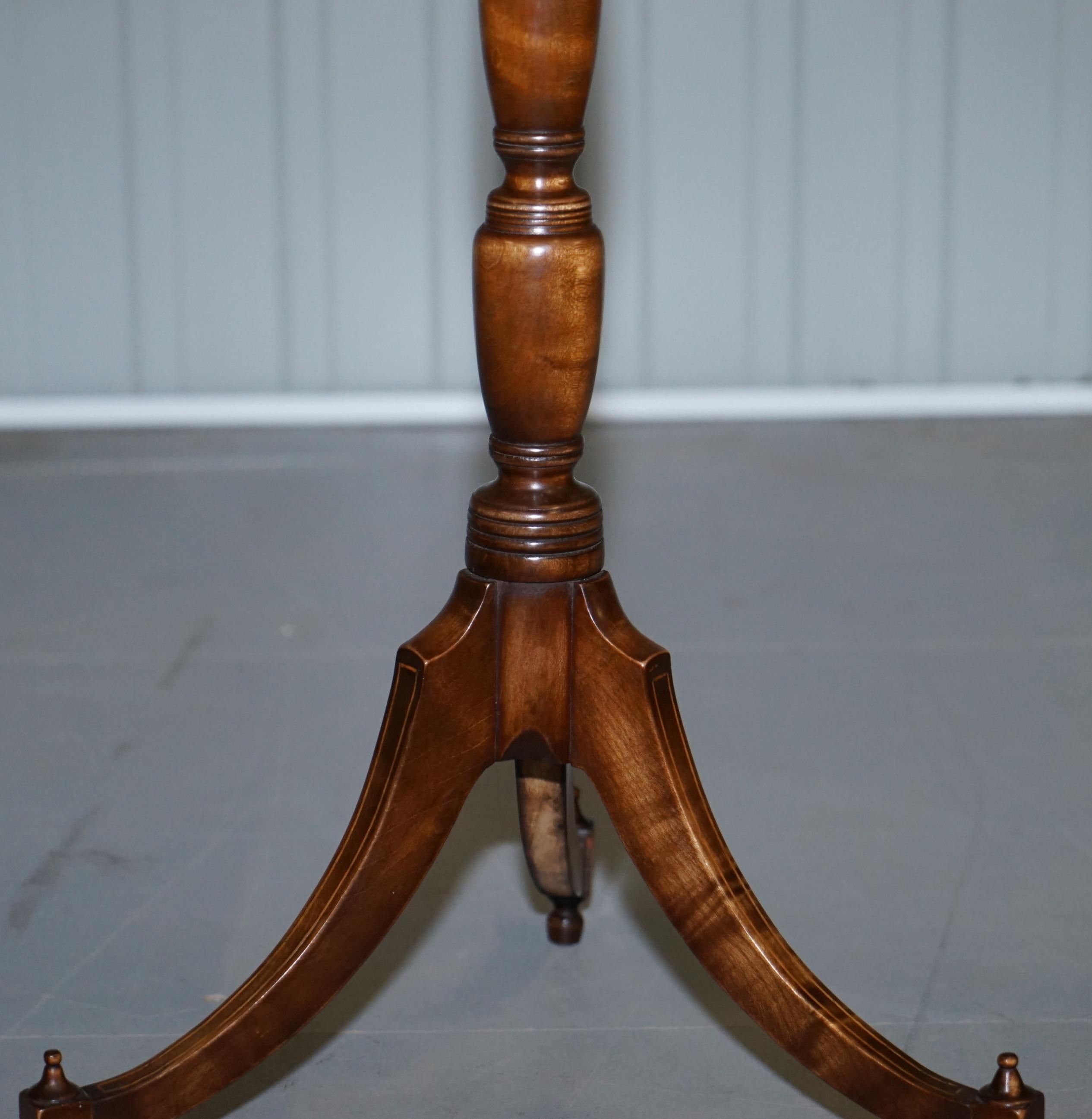 Pair of Antique Flamed Walnut & Inlaid Regency Style Tripod Side End Lamp Tables For Sale 10