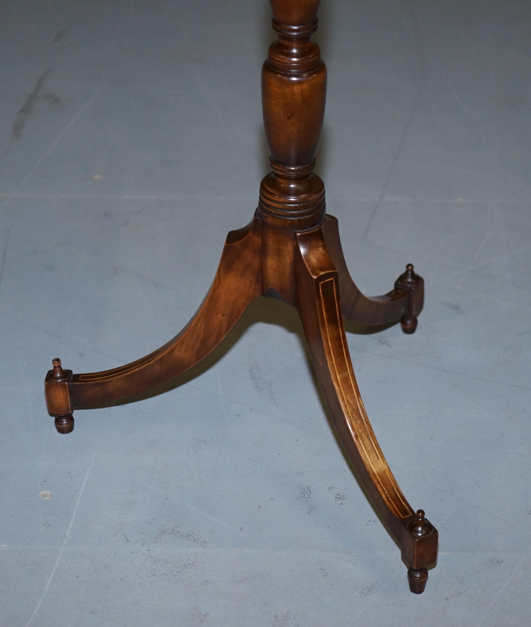Pair of Antique Flamed Walnut & Inlaid Regency Style Tripod Side End Lamp Tables For Sale 12