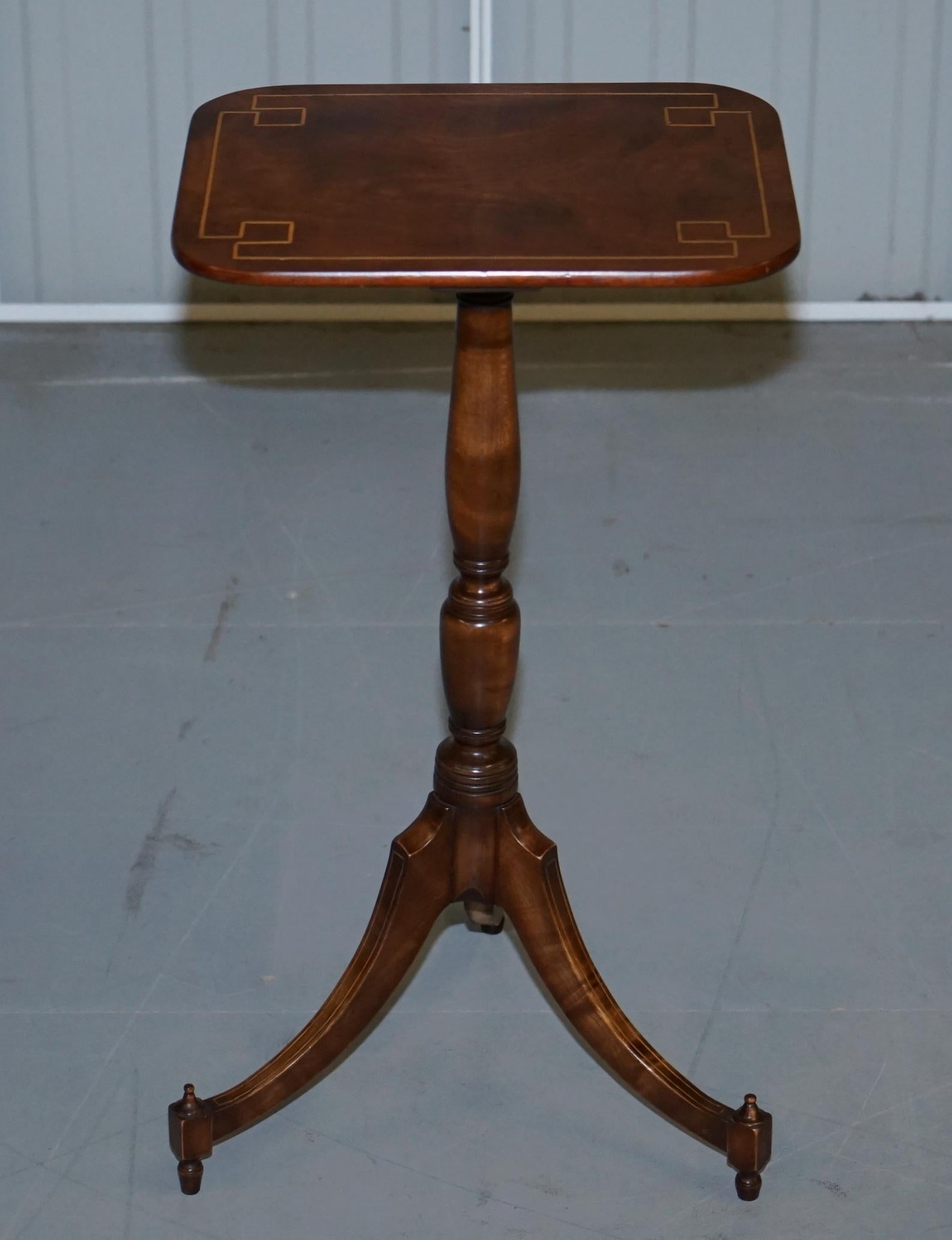 Hand-Crafted Pair of Antique Flamed Walnut & Inlaid Regency Style Tripod Side End Lamp Tables For Sale