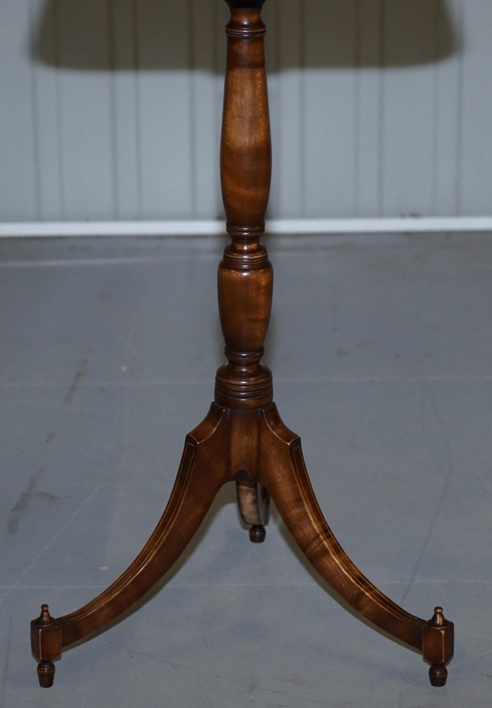 Pair of Antique Flamed Walnut & Inlaid Regency Style Tripod Side End Lamp Tables For Sale 3