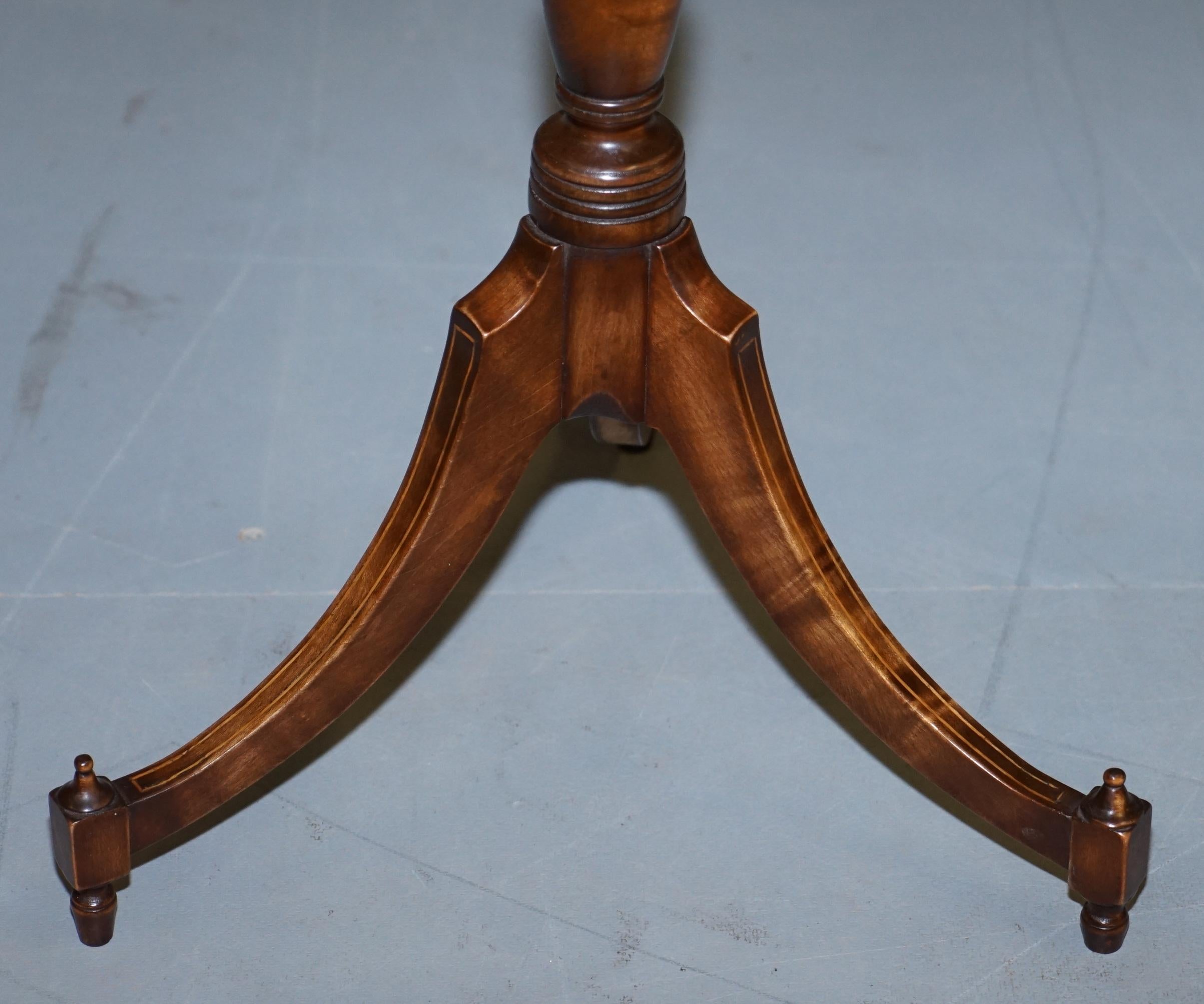 Pair of Antique Flamed Walnut & Inlaid Regency Style Tripod Side End Lamp Tables For Sale 4