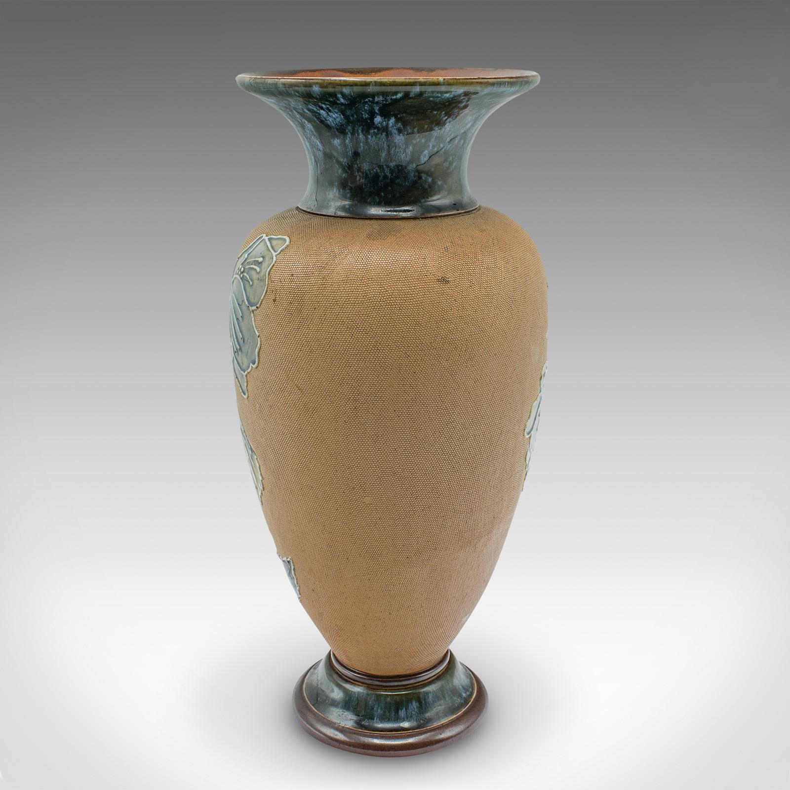 20ième siècle Paire de vases à fleurs anciens anglais, céramique, urne d'exposition édouardienne, vers 1910 en vente