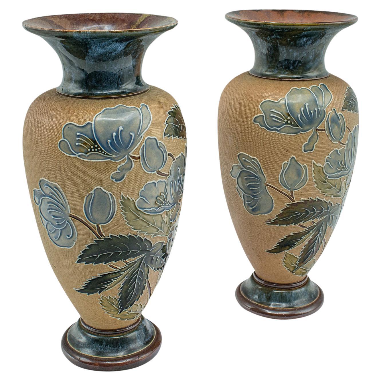 Paire de vases à fleurs anciens anglais, céramique, urne d'exposition édouardienne, vers 1910 en vente