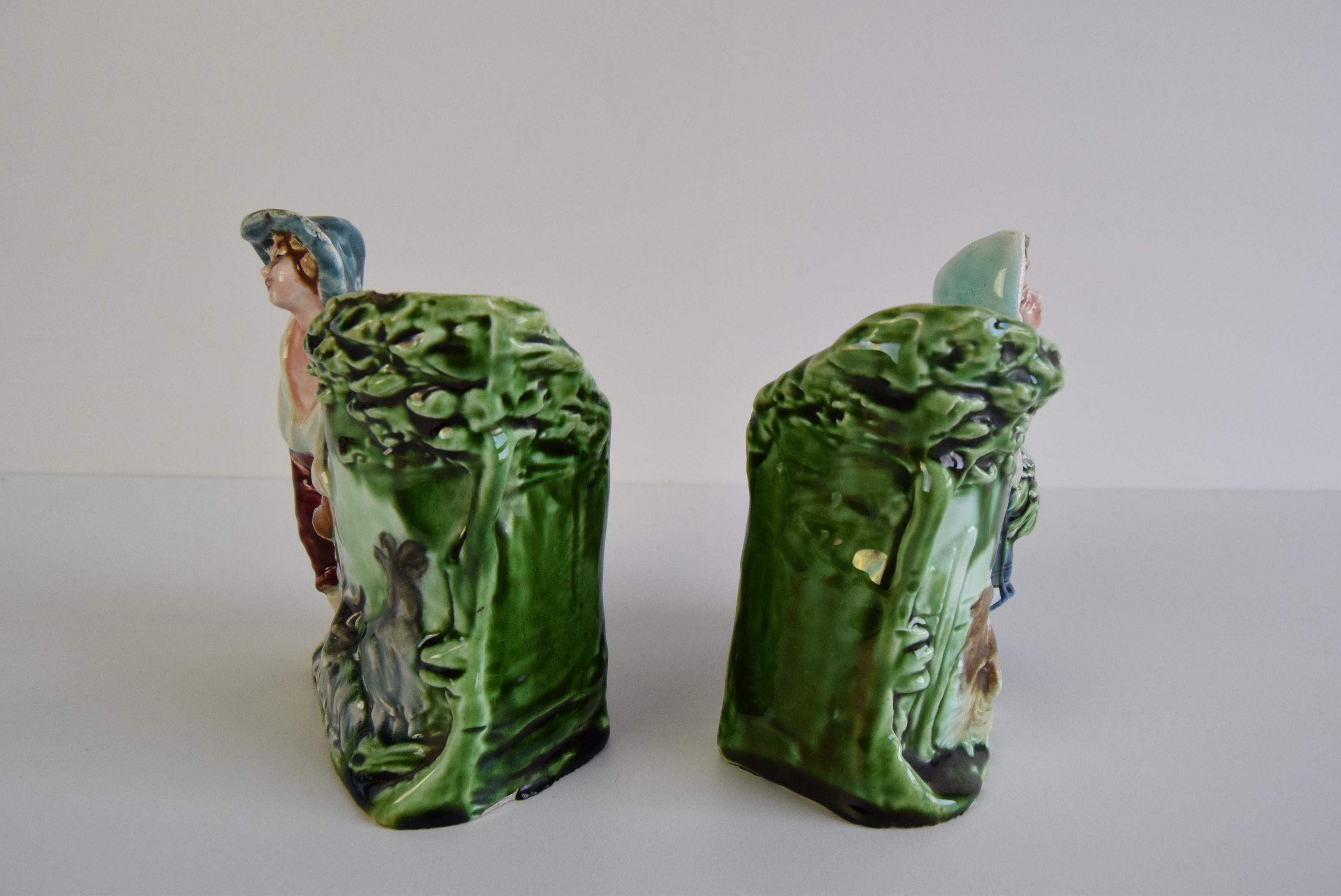 Céramique Paire de vases à fleurs anciens, majolique signée HK, berger et bergère en vente