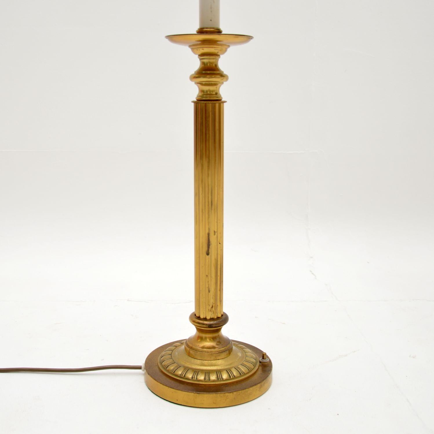 Pair of Antique Fluted Brass Table Lamps For Sale 1