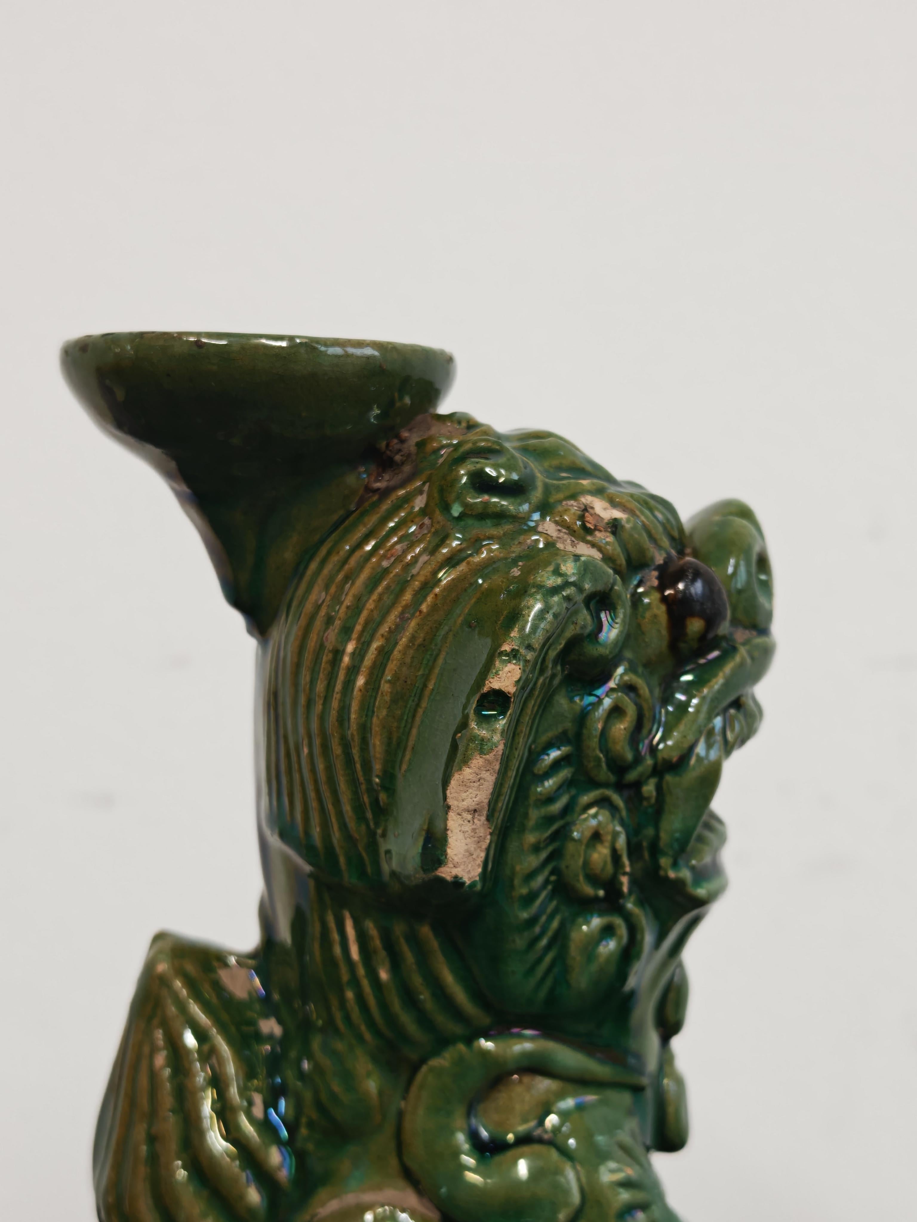 Paire de bougeoirs anciens en céramique, Chine, 19e siècle en vente 4