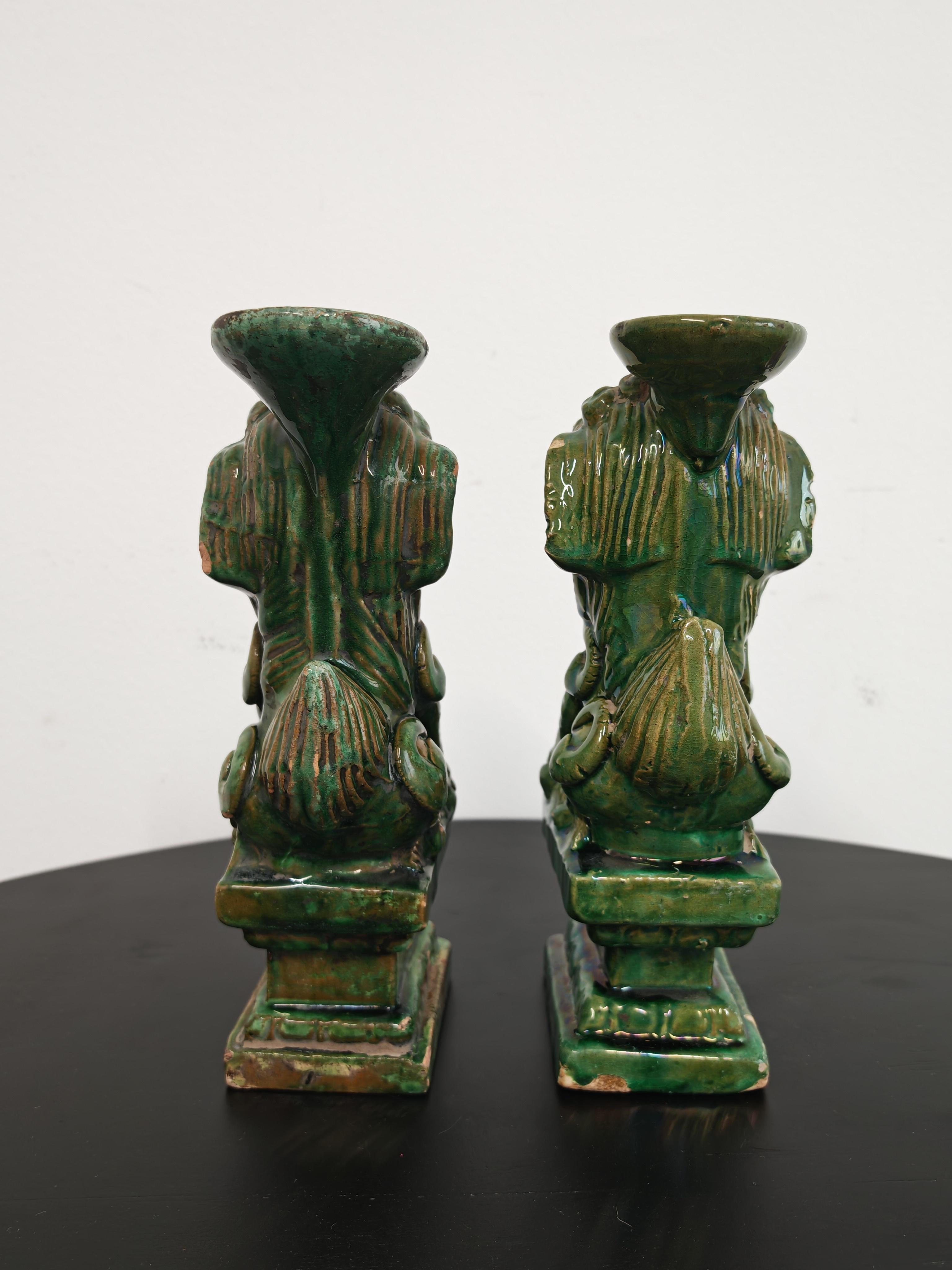 XIXe siècle Paire de bougeoirs anciens en céramique, Chine, 19e siècle en vente