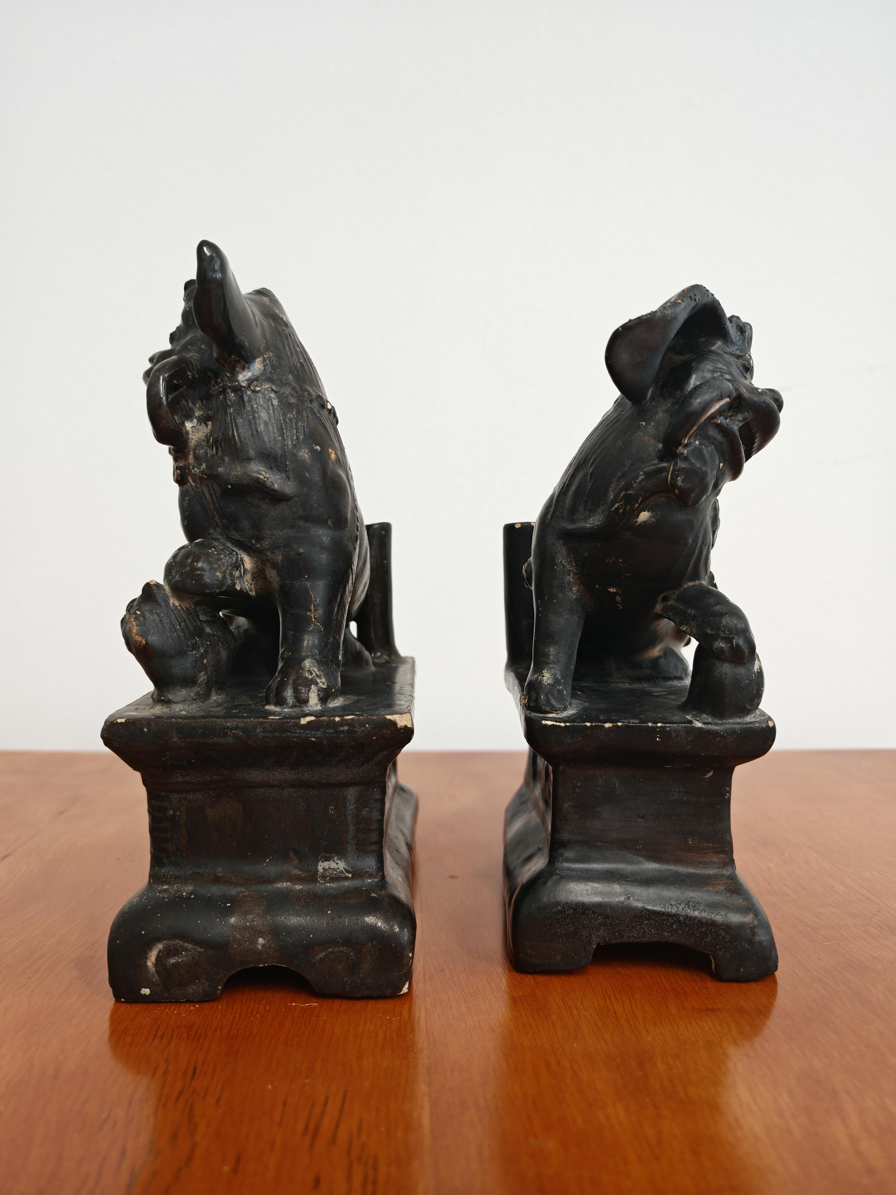 XIXe siècle Paire de chiens anciens en céramique, Chine, 19e siècle en vente