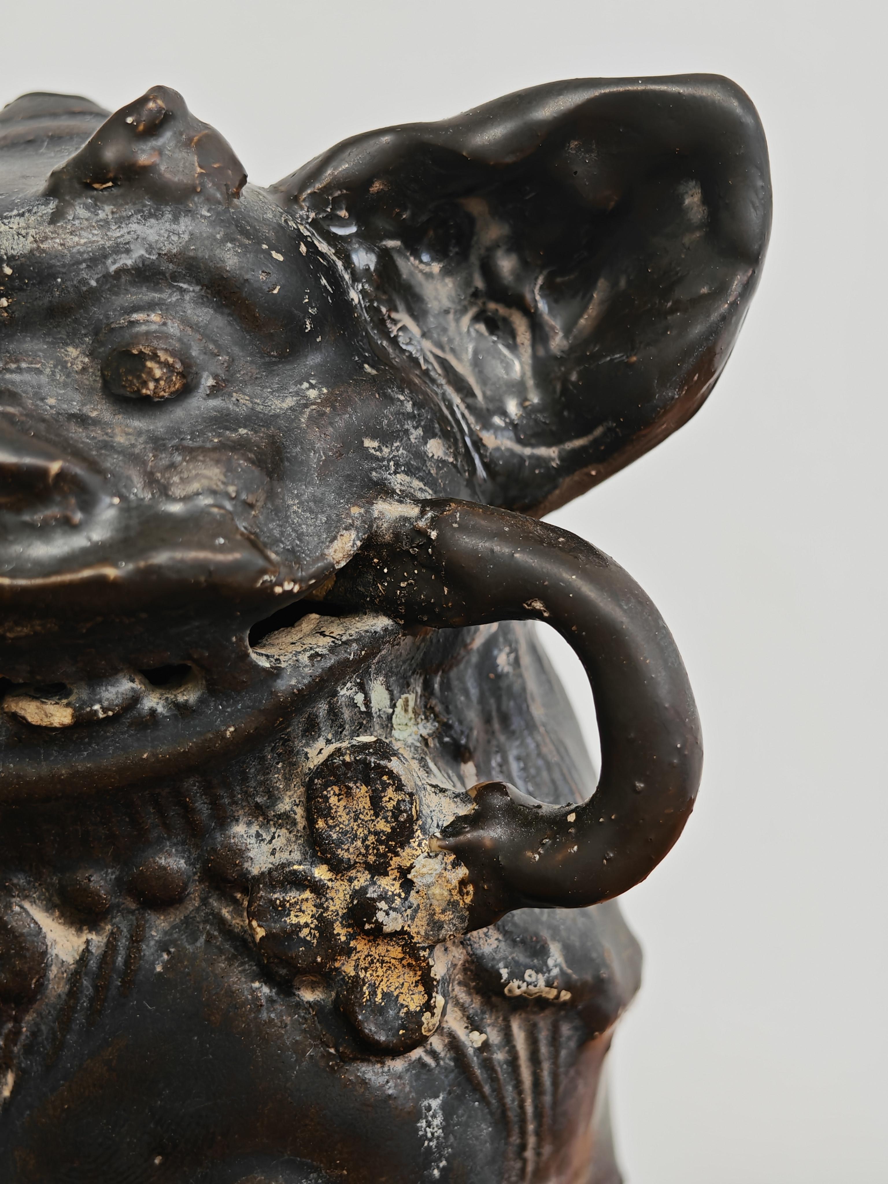 Paire de chiens anciens en céramique, Chine, 19e siècle en vente 1