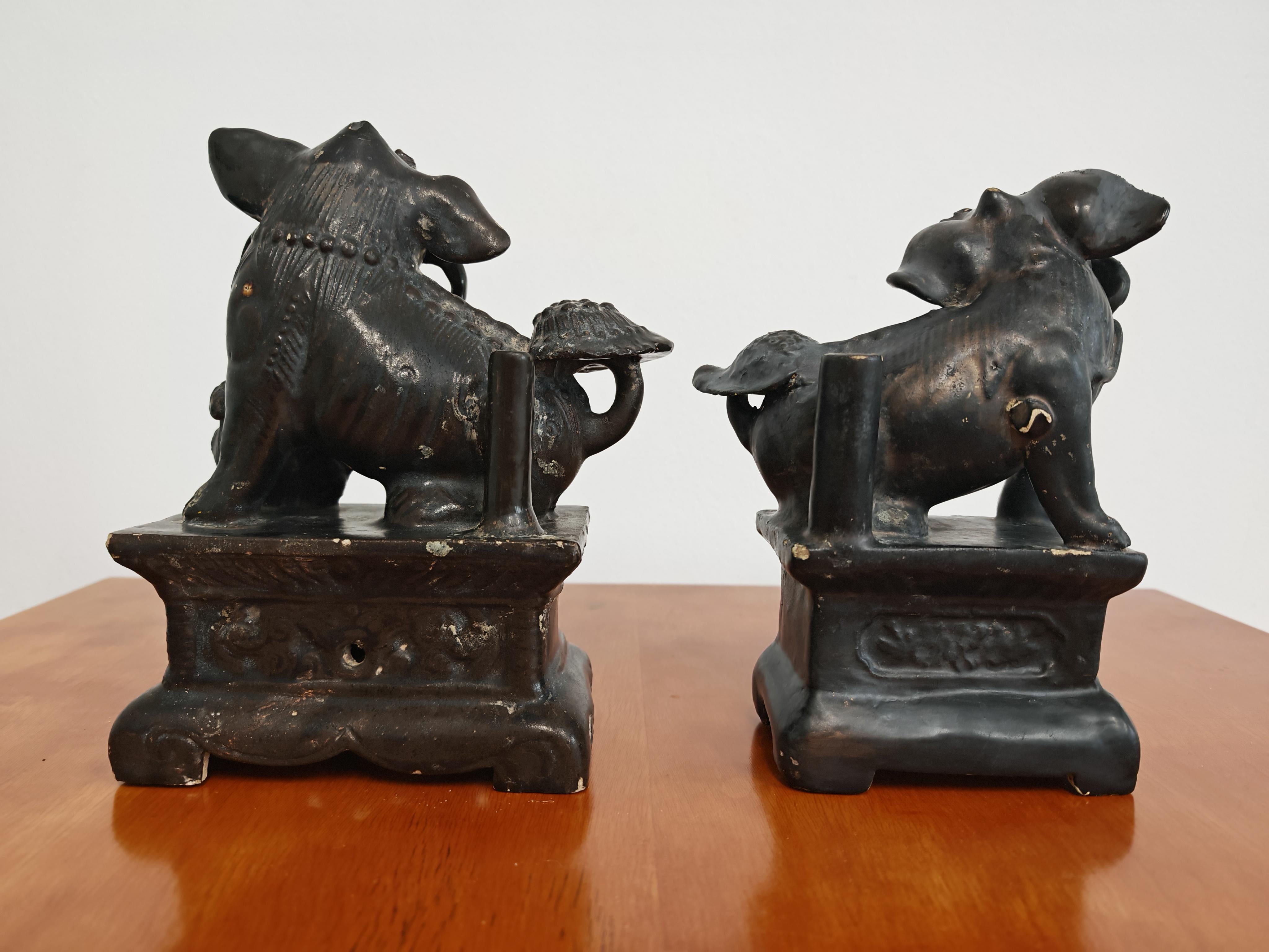 Paire de chiens anciens en céramique, Chine, 19e siècle en vente 2