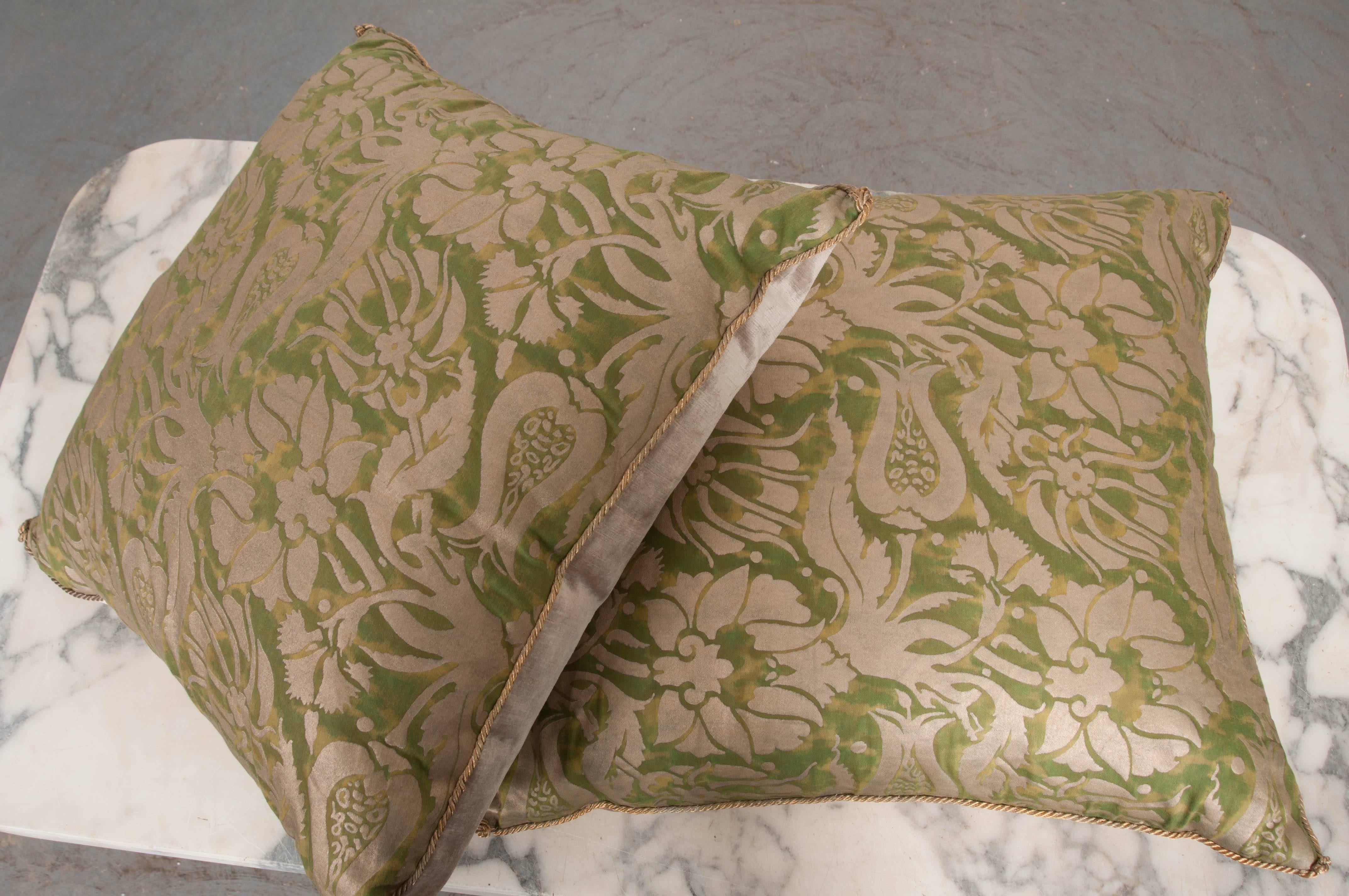 Pair of Antique Fortuny Pillows by B. Viz Designs In Good Condition In Baton Rouge, LA