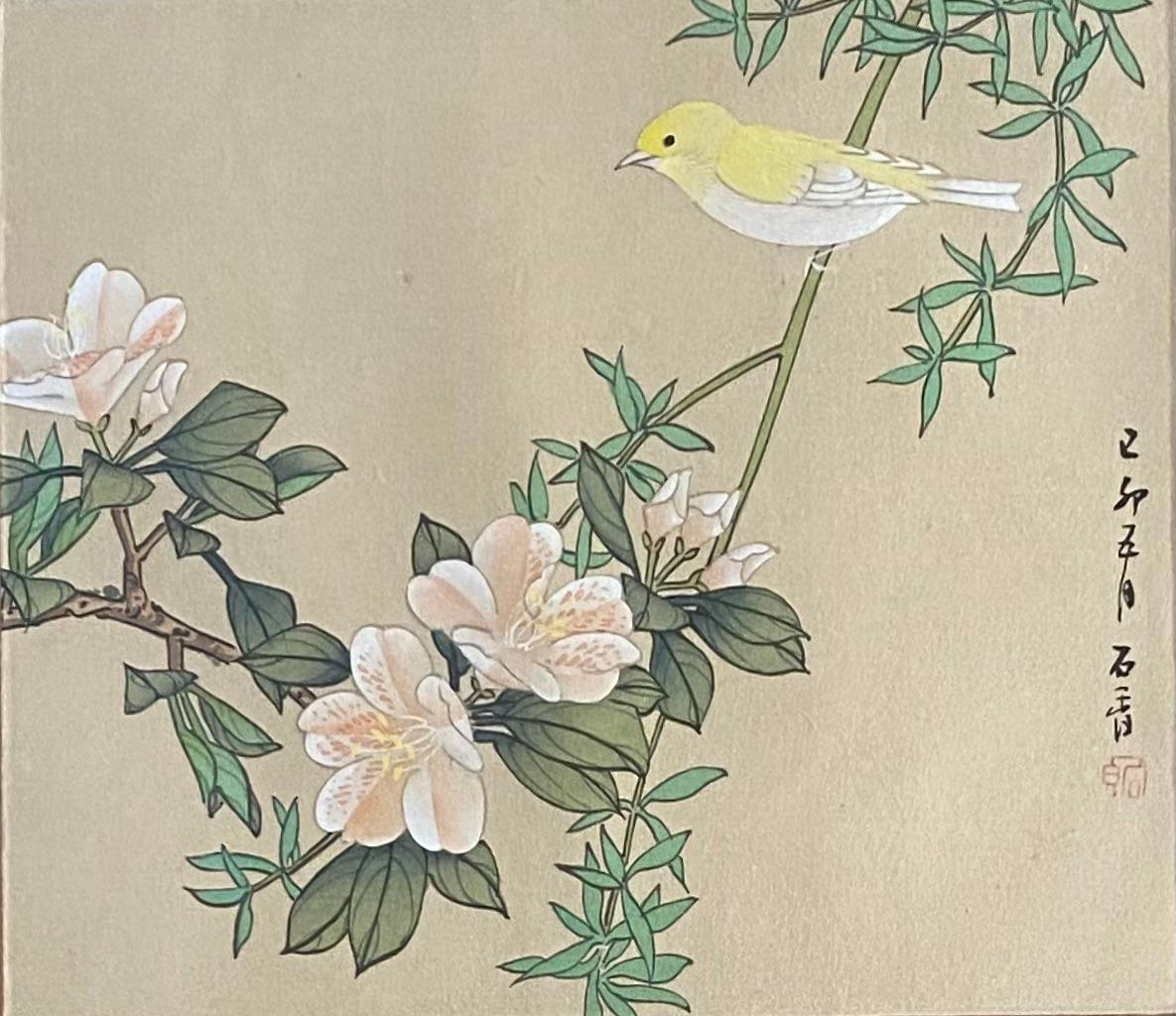 Chinois Paire de peintures chinoises anciennes encadrées en soie et oiseaux en vente