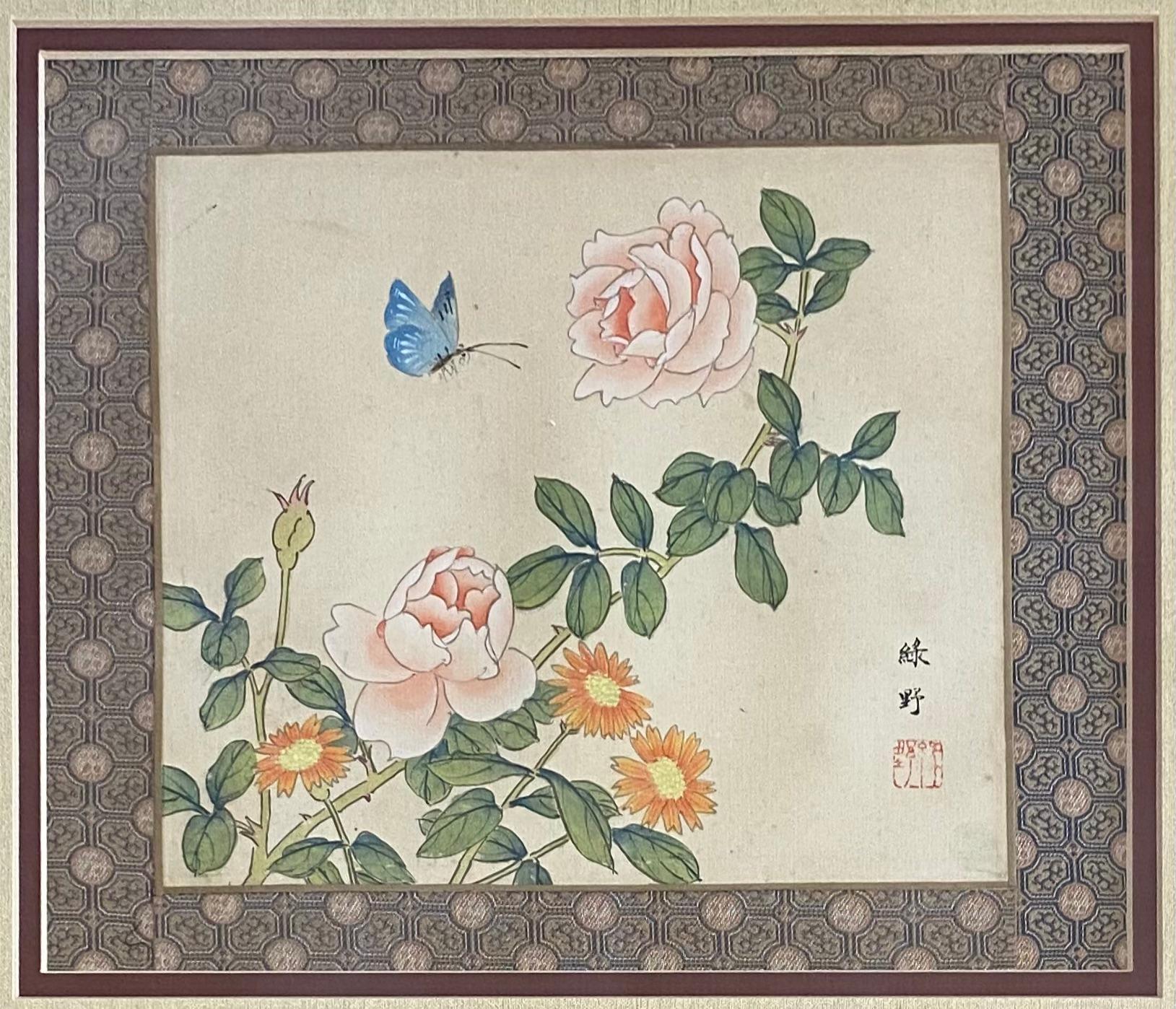 Papier Paire de peintures chinoises anciennes encadrées en soie et oiseaux en vente