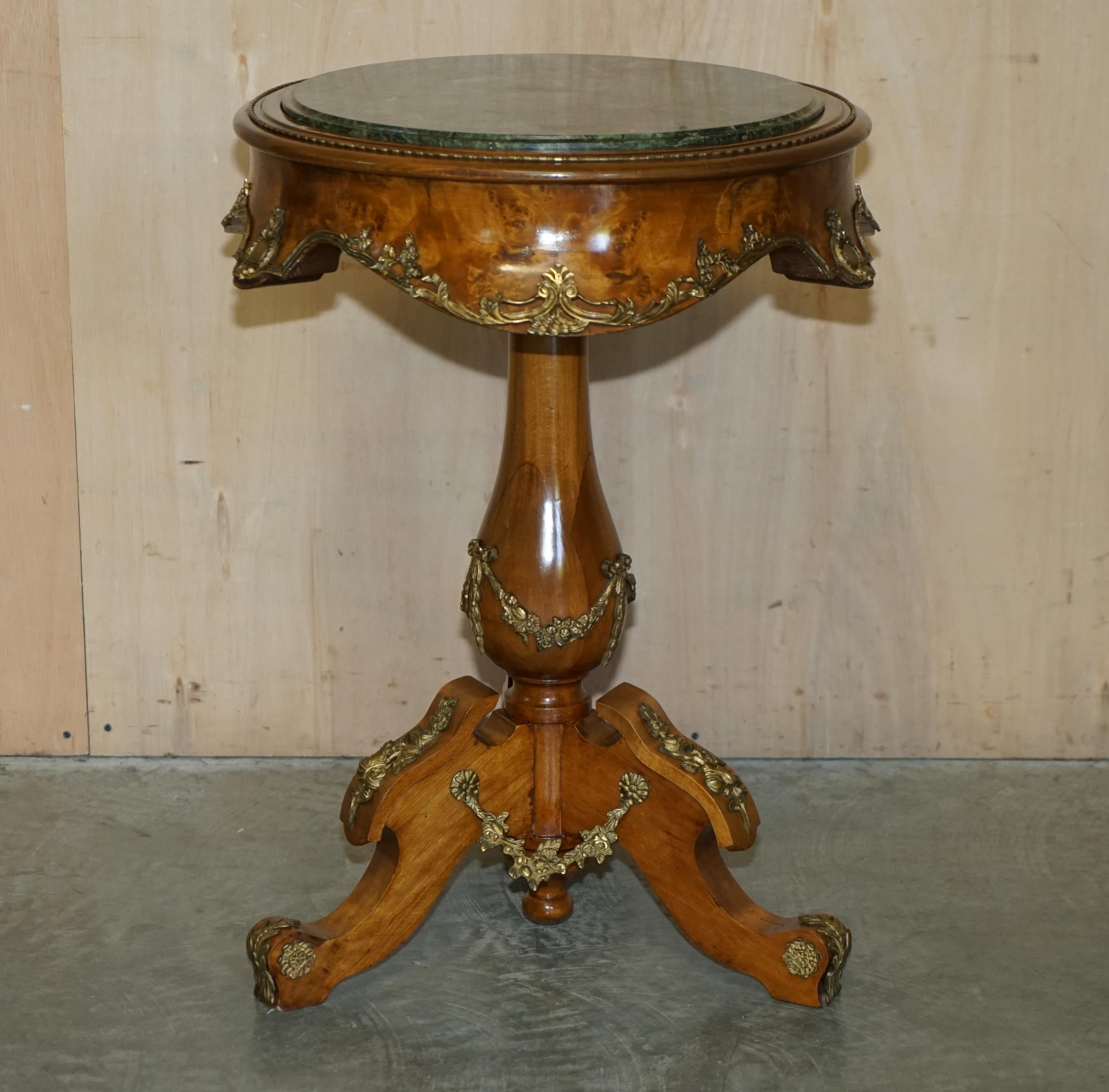 High Victorian Pair of Antique French 1880 Burr Walnut, Gilt Brass Green Marble Side End Tables For Sale