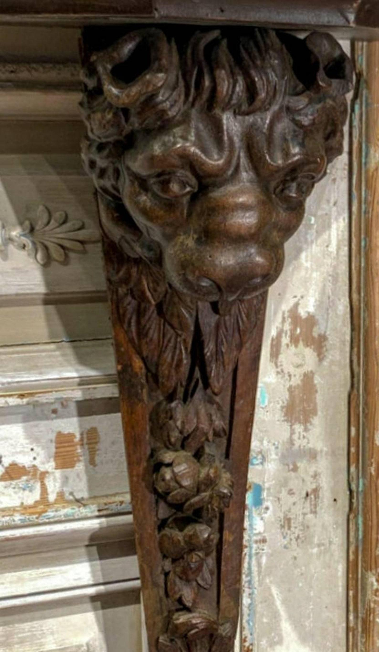 Pair of Antique French Architectural Corbels with Provenance In Good Condition In Forney, TX