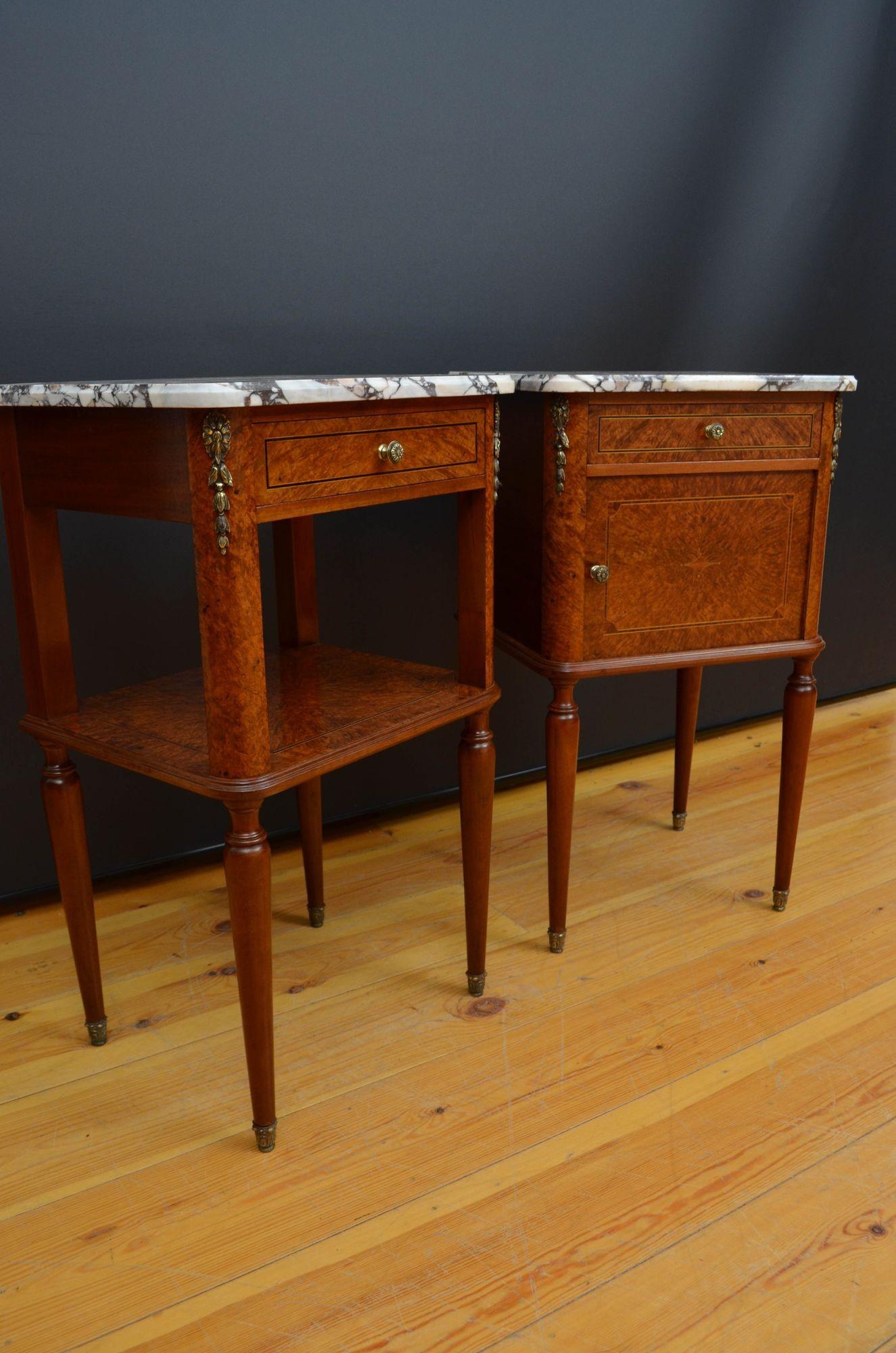 Pareja de mesillas de noche Antique French c1900 Europeo en venta