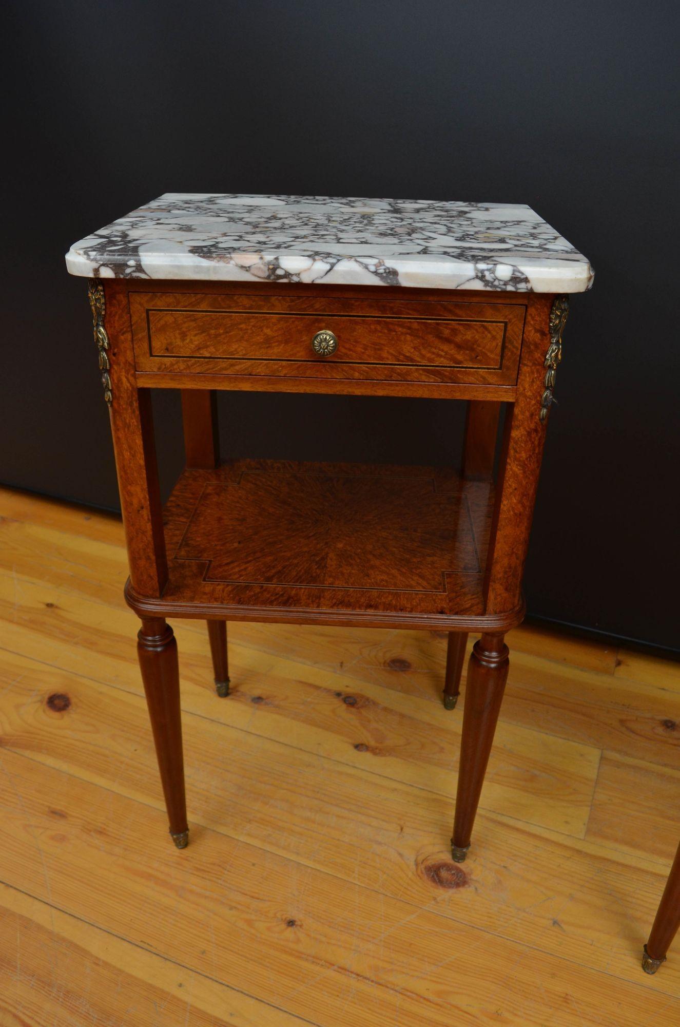 Pareja de mesillas de noche Antique French c1900 Caoba en venta