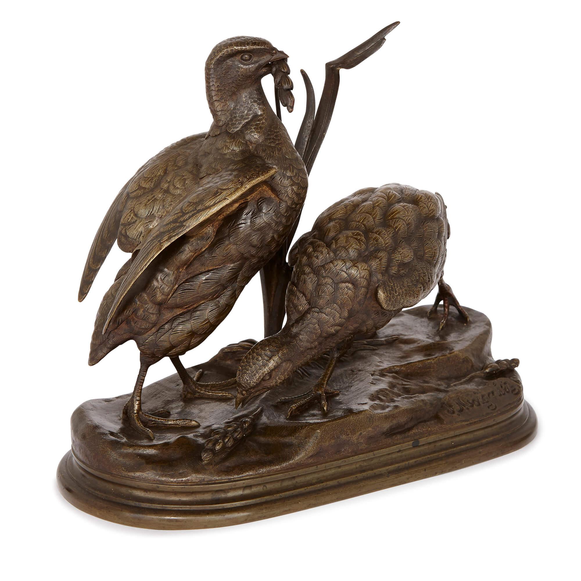 Patiné Paire d'anciens groupes d'oiseaux en bronze français