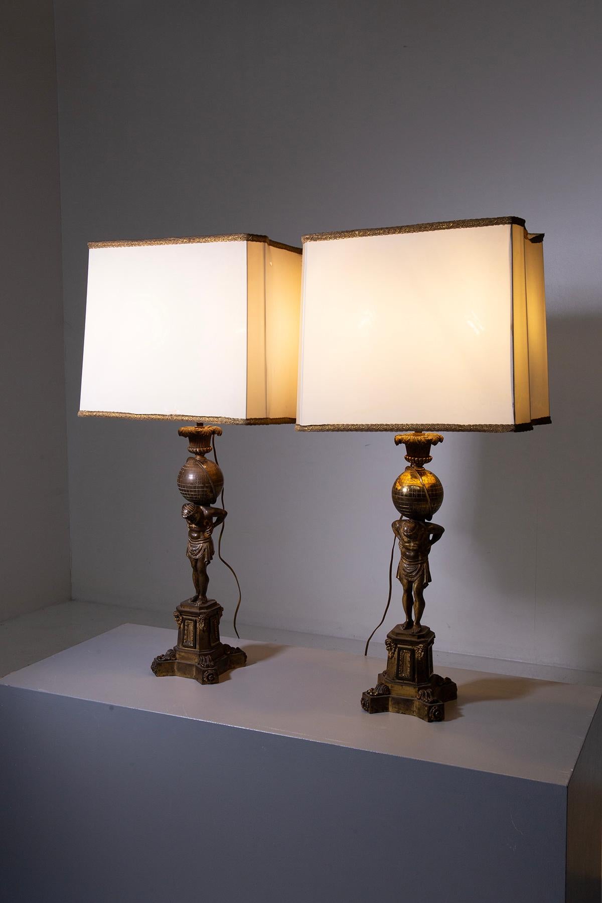 Neoclassical Pair of antique French bronze table lamps For Sale