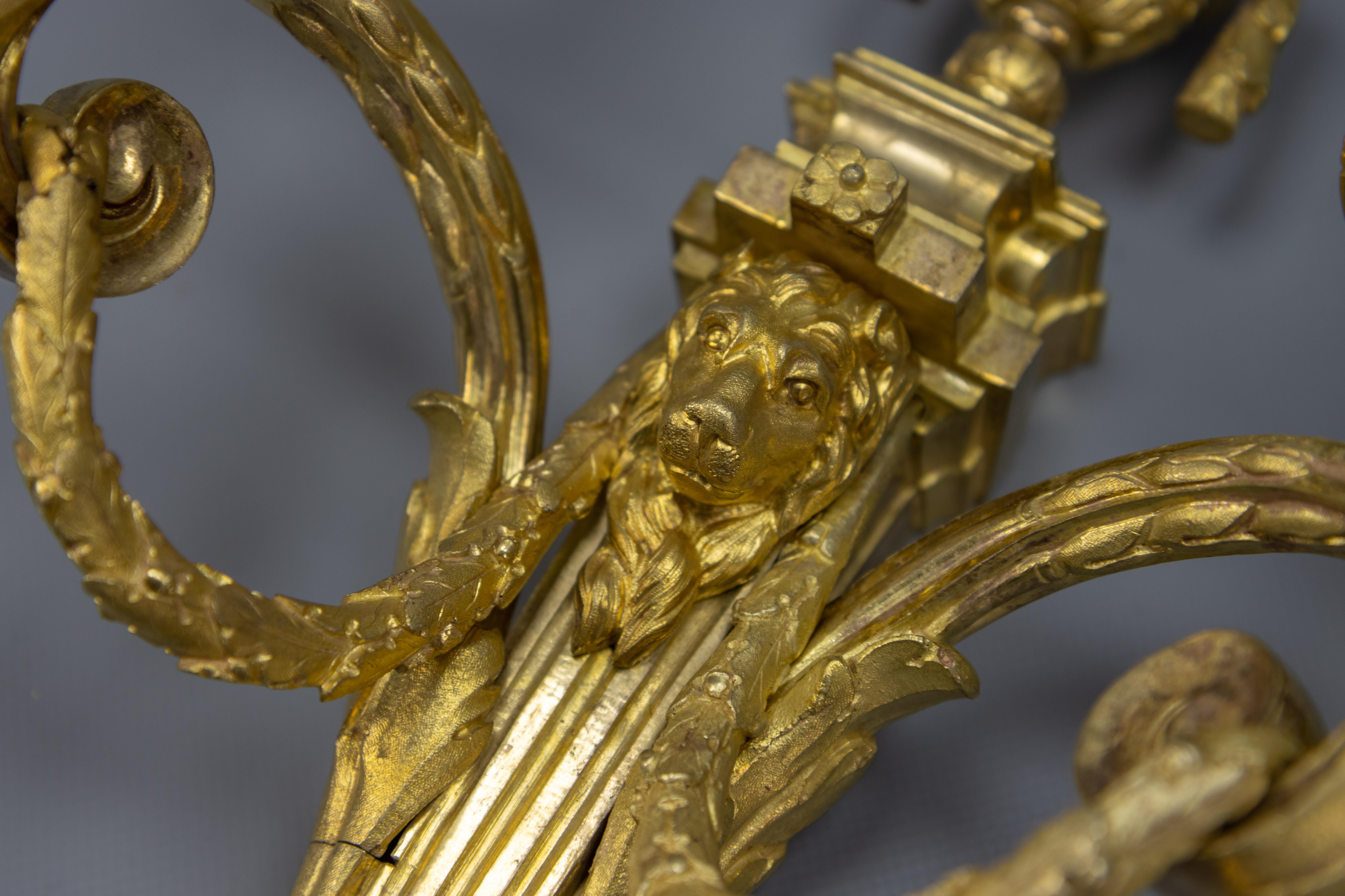 Coppia di candelabri da parete in bronzo francese con teste di leone, 1890 ca. in vendita 6