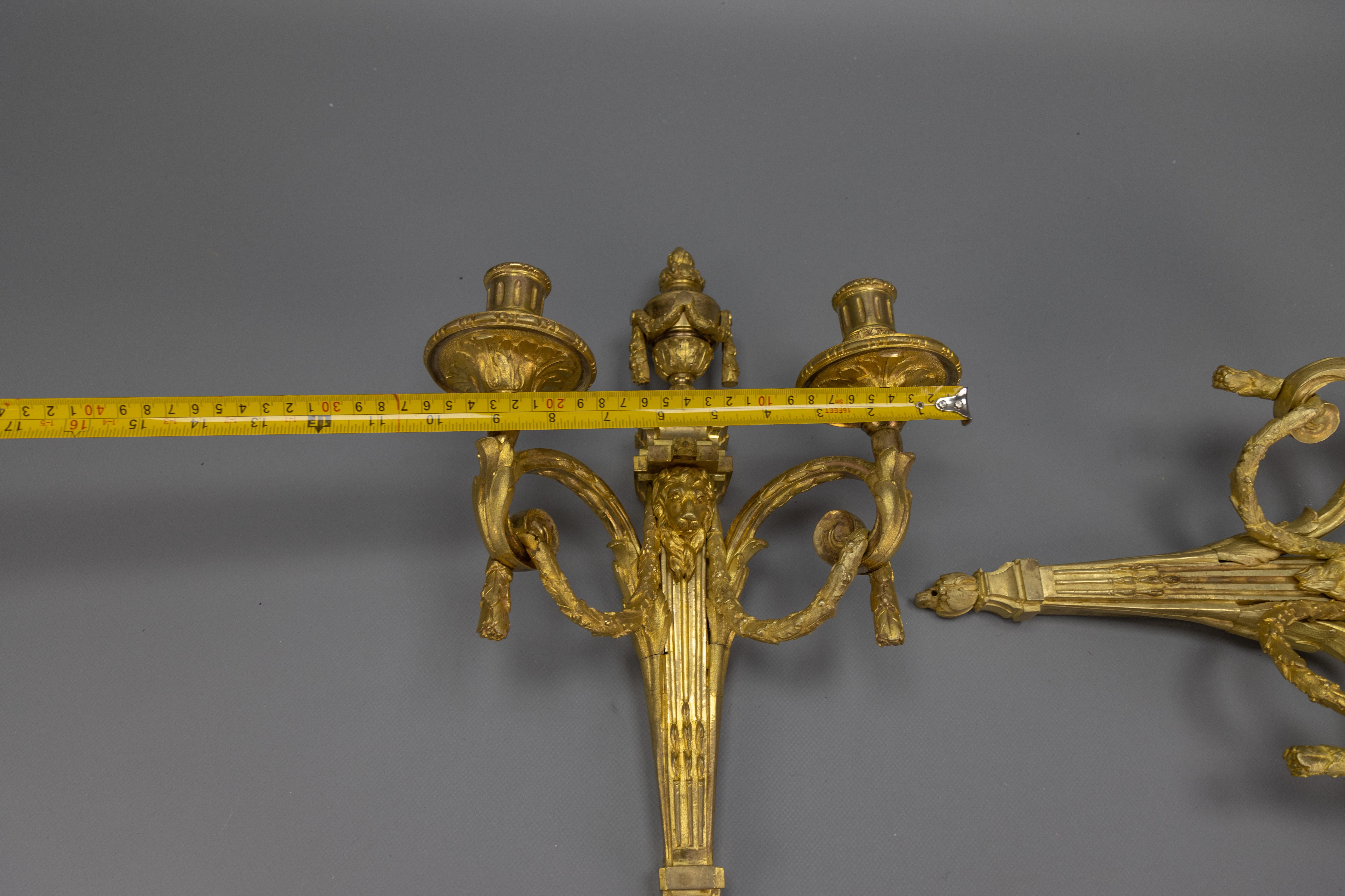 Coppia di candelabri da parete in bronzo francese con teste di leone, 1890 ca. in vendita 11